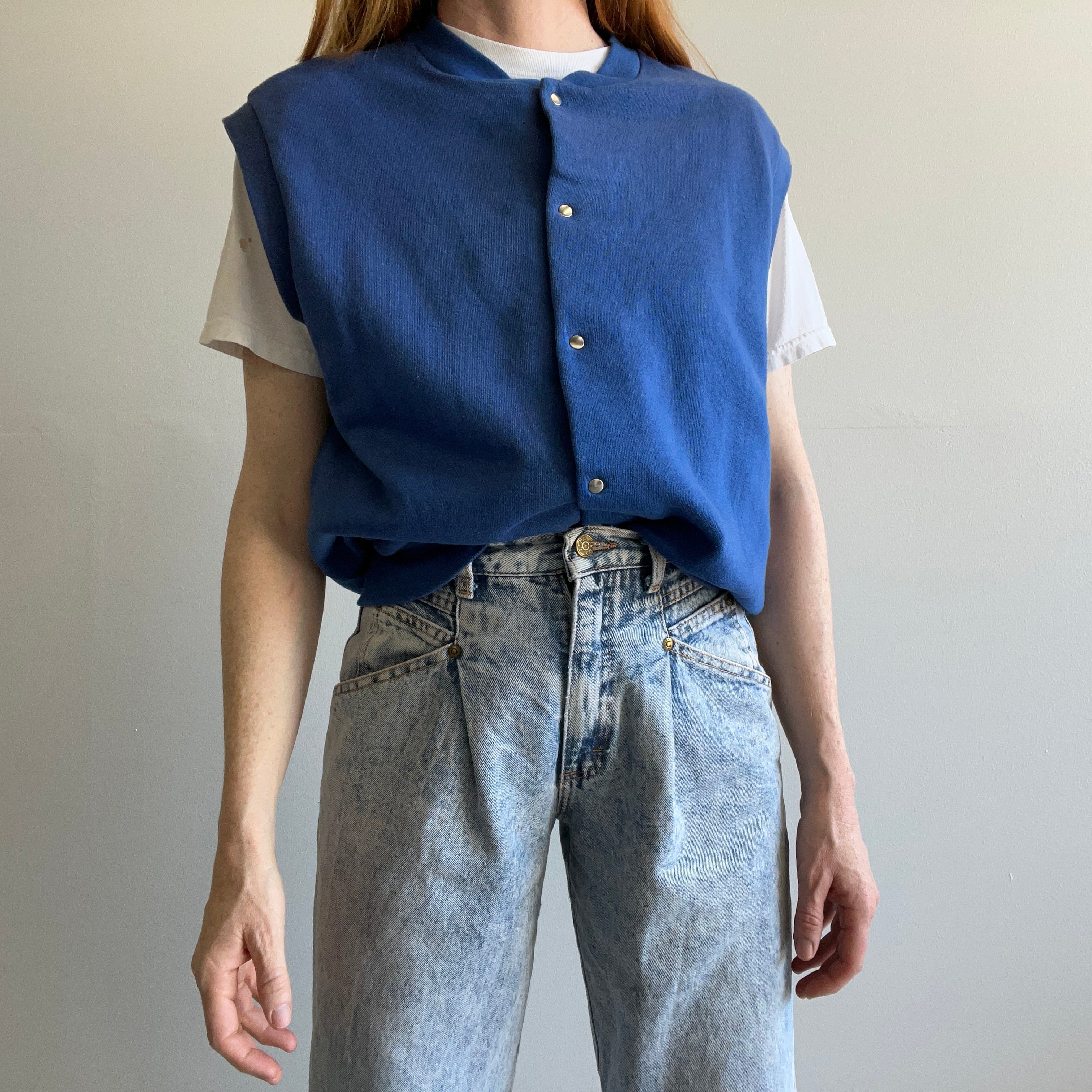 Veste molletonnée bleue à bouton-pression années 1980