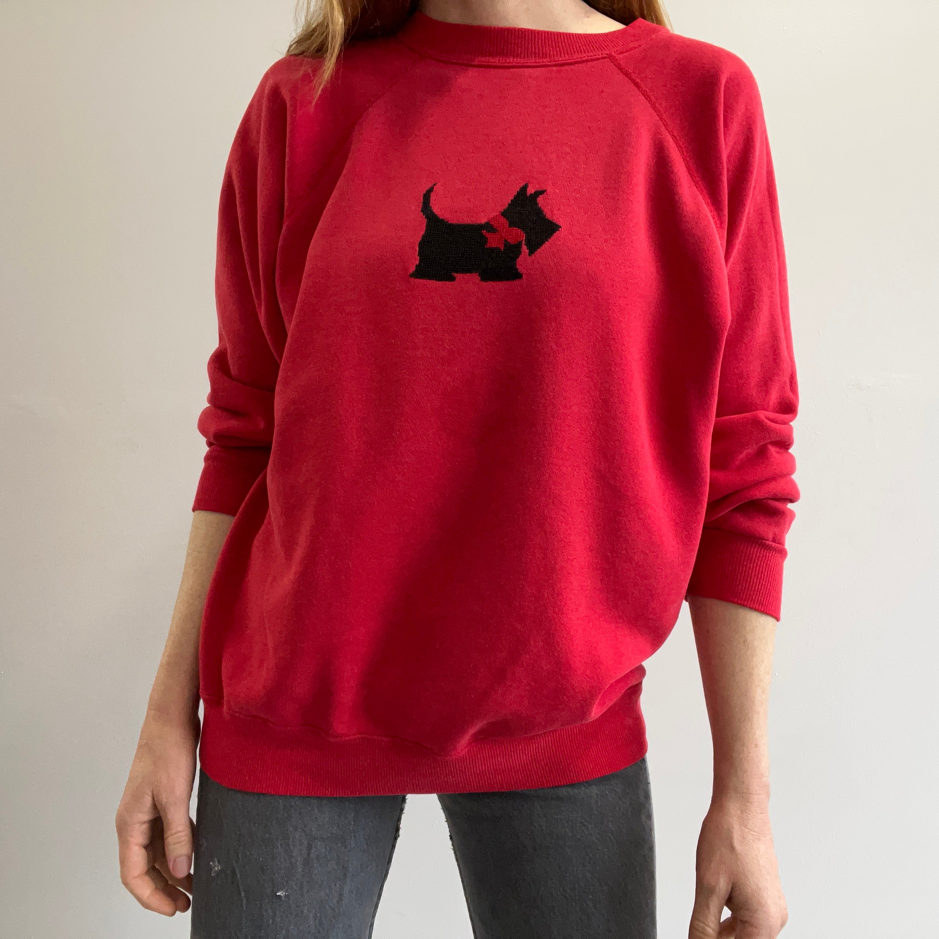 1980/90s Needlepoint Scottie on a Hanes Her Way Raglan - Awwwww