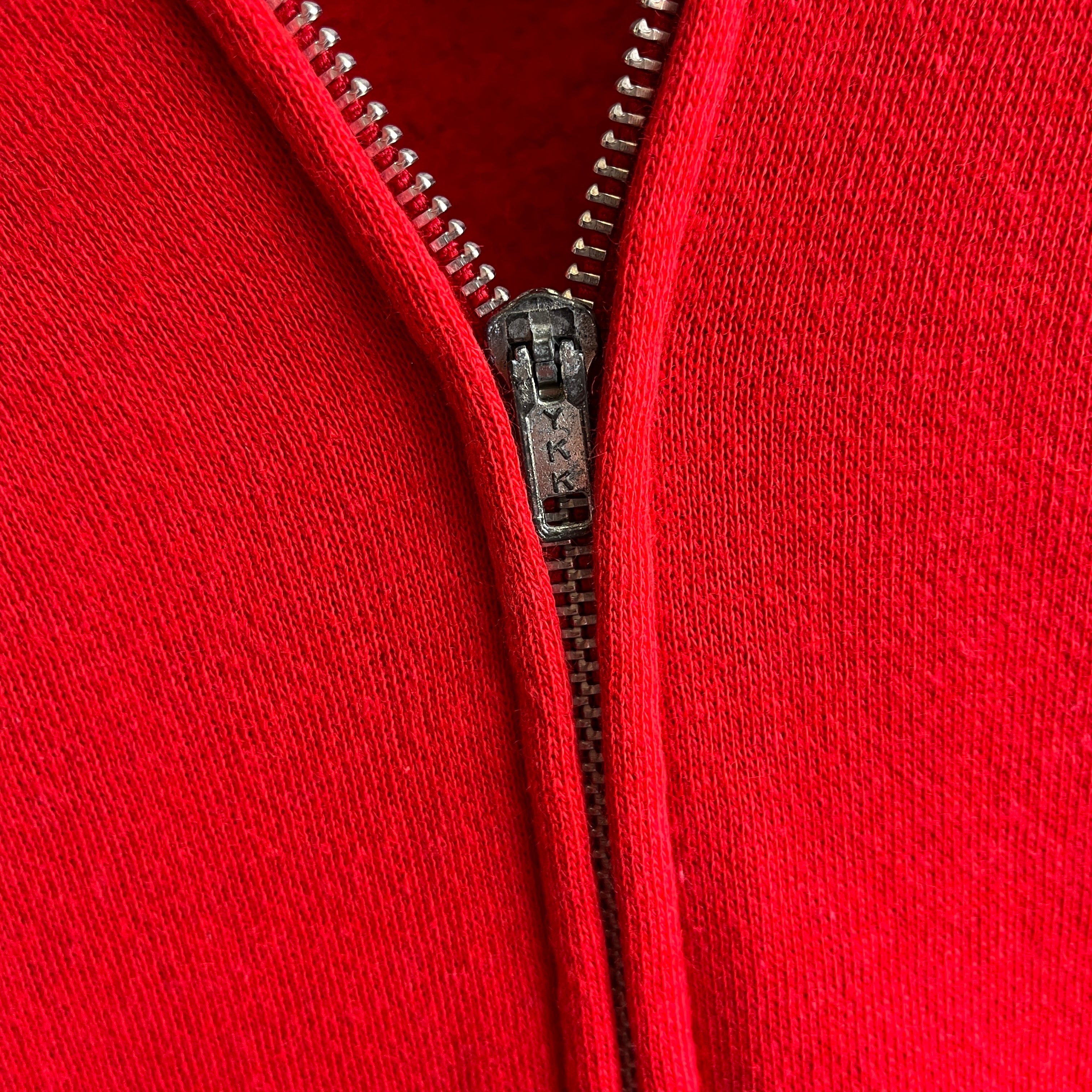 Sweat à capuche zippé rouge des années 1980 par Bassett Walker