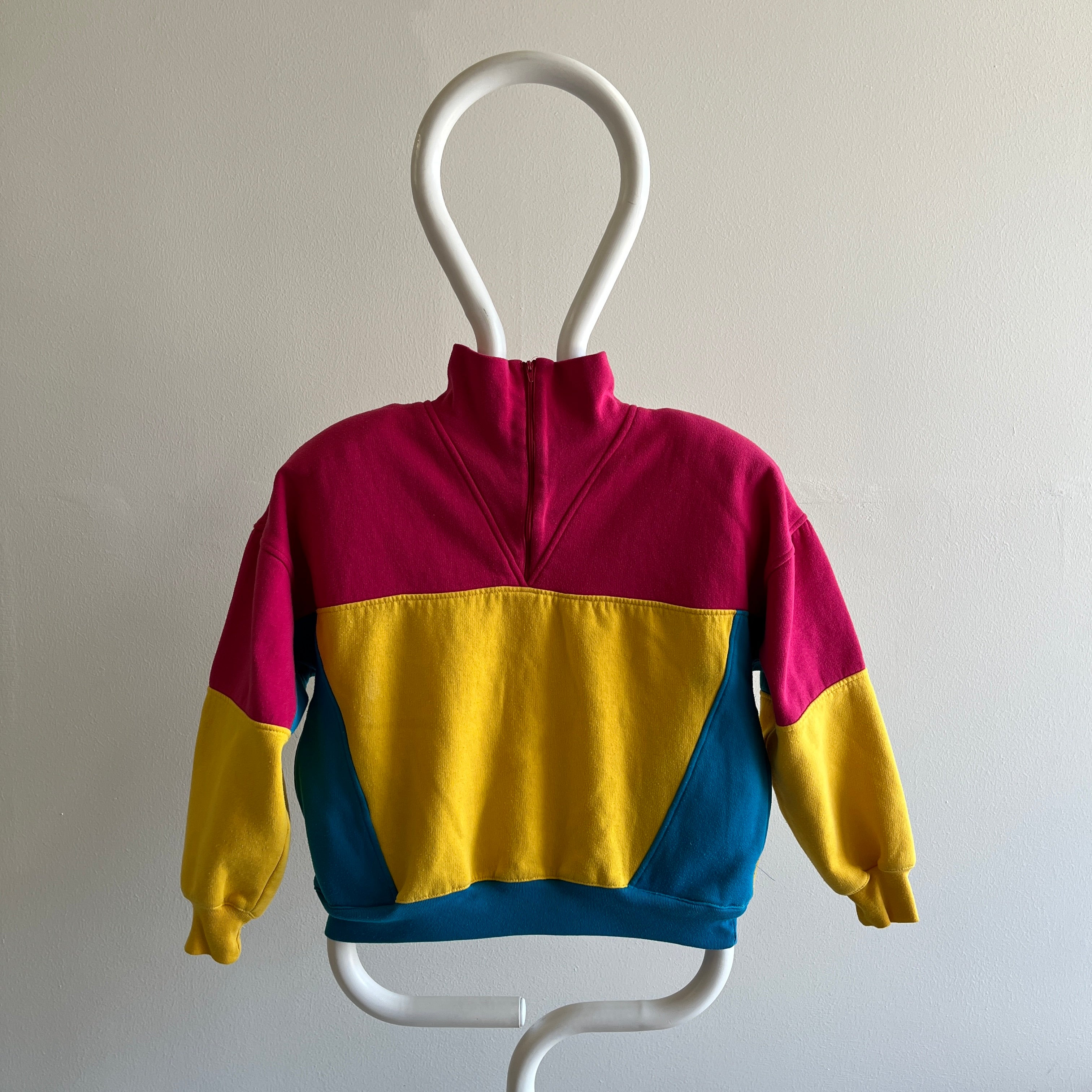 1980s Color Block Mock Neck 1/4 Zip Rad Rad Rad Sweatshirt with Shoulder Pads!!