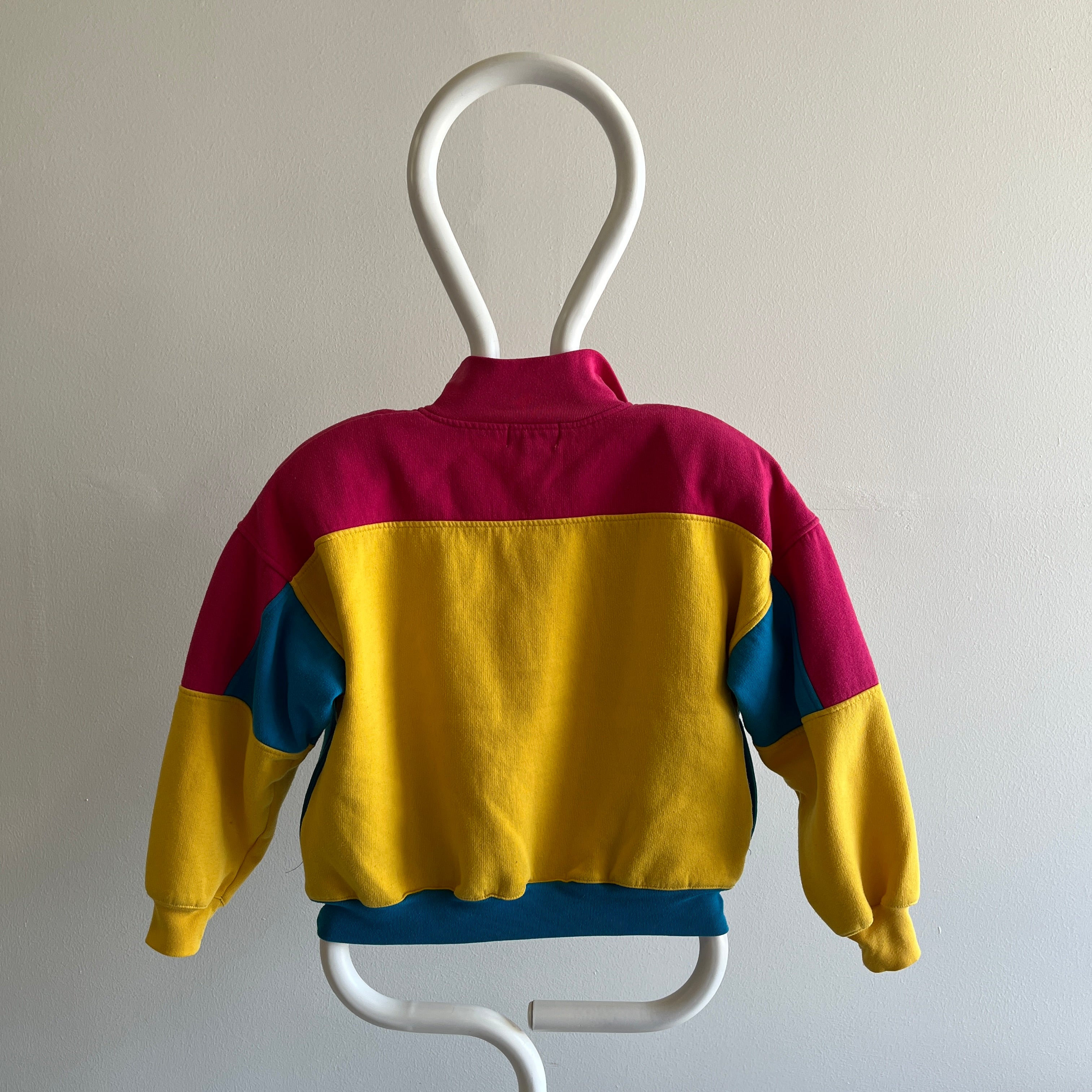 1980 s Color Block Mock Neck 1/4 Zip Rad Rad Rad Sweatshirt avec épaulettes !!