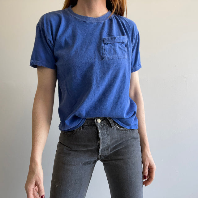 T-shirt à poche en coton tricoté bleu vierge des années 1980