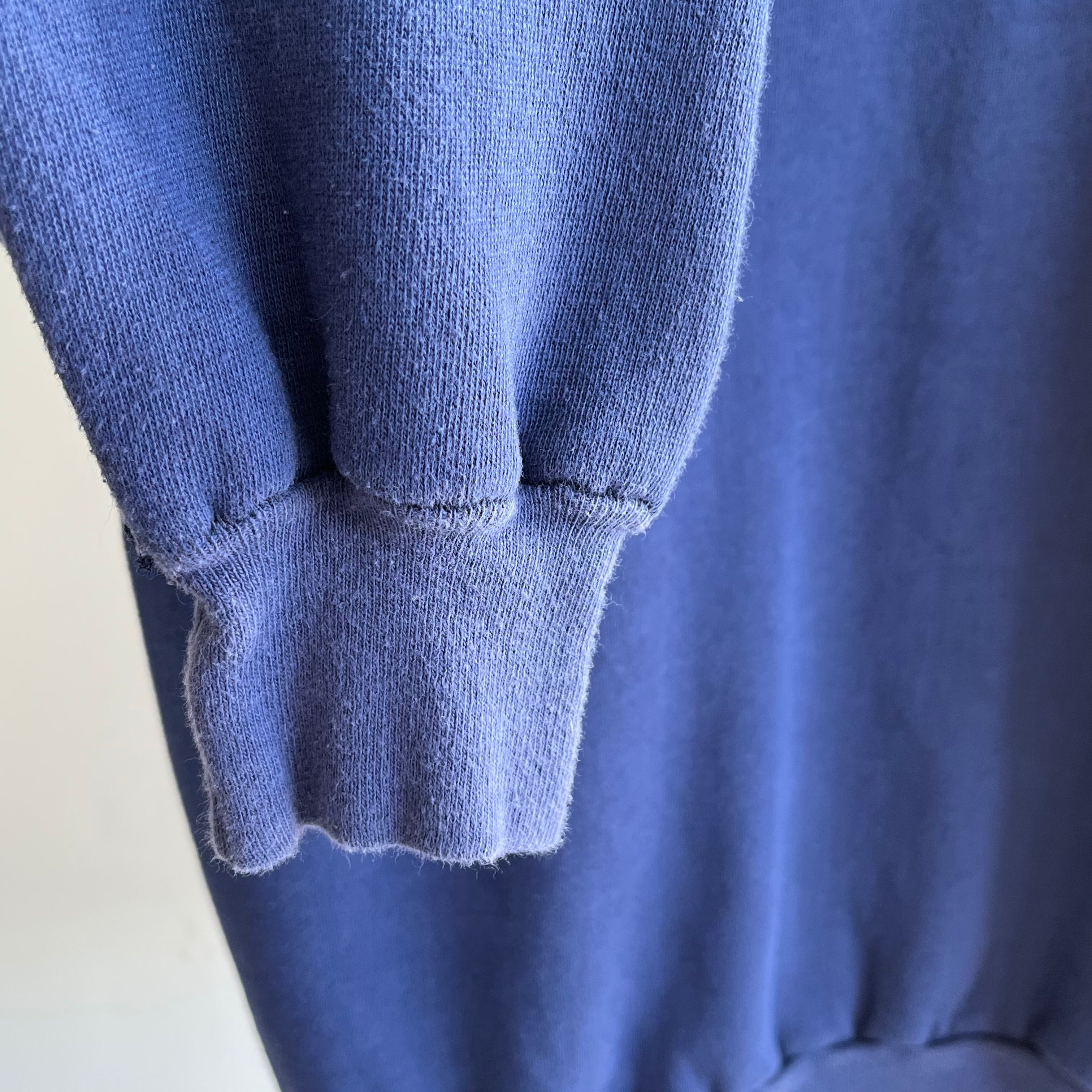 Sweat-shirt à col roulé bleu marine vierge des années 1980 - comme neuf !