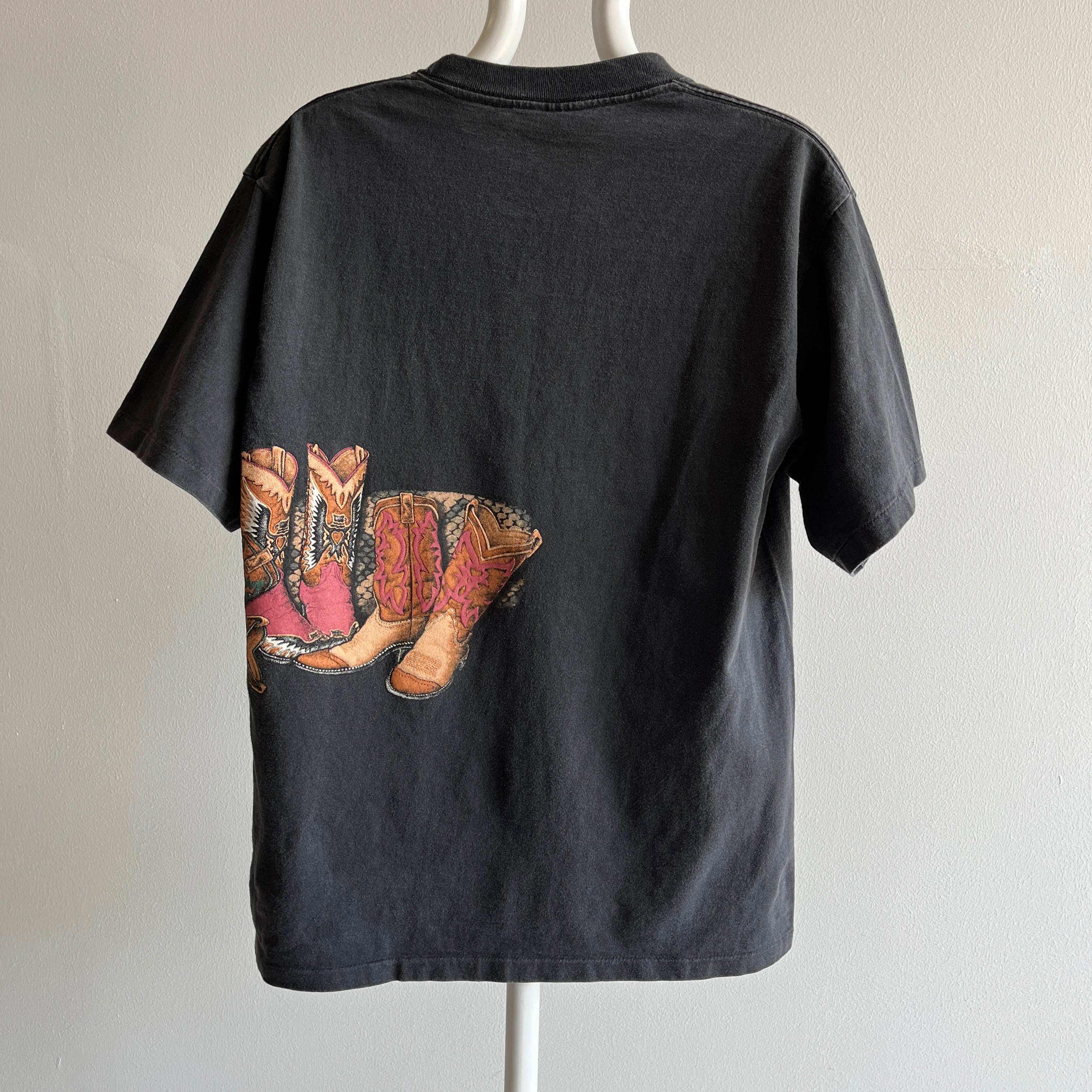 T-shirt enveloppant botte de cowboy des années 1990