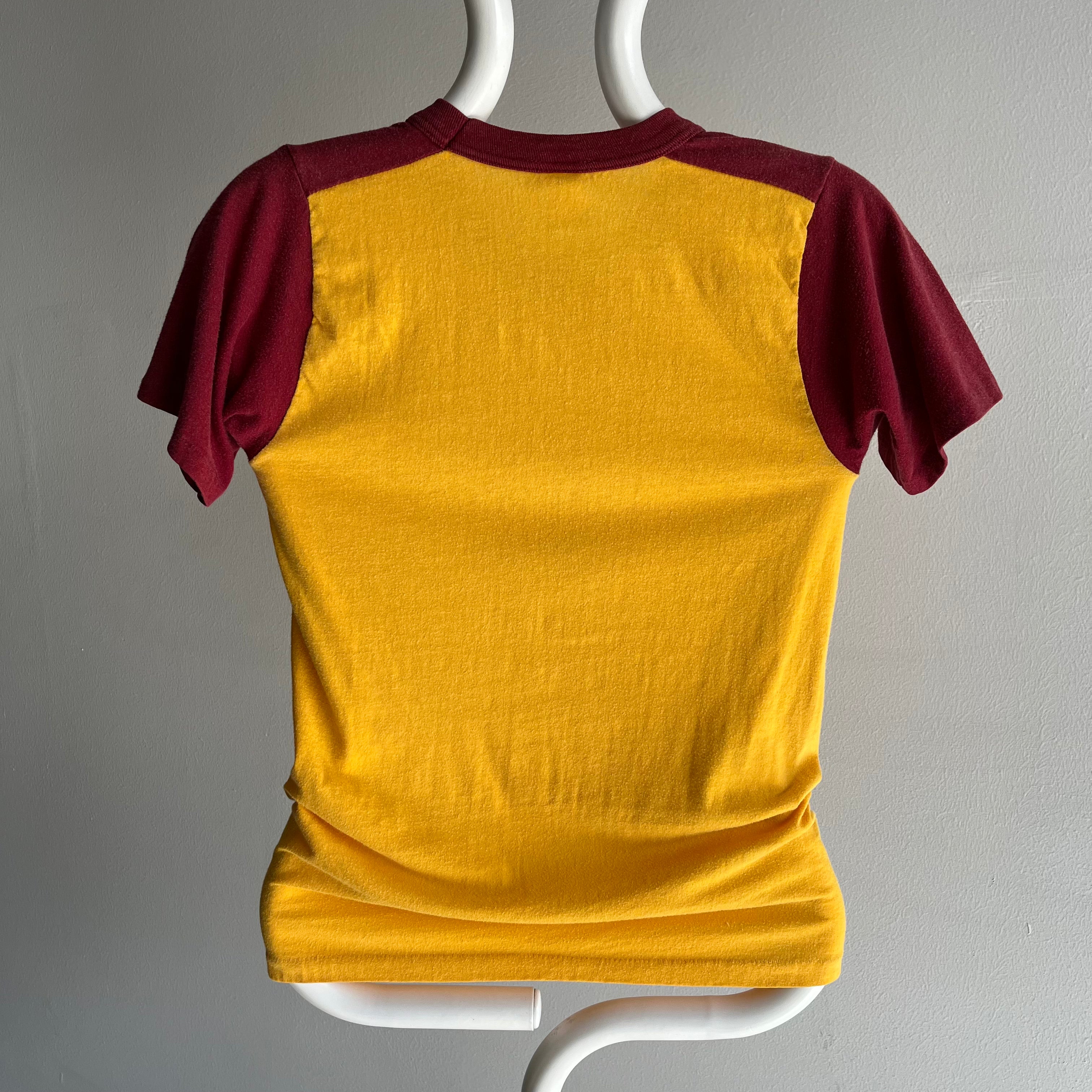 1970s Gov. Mifflin Color Block T-shirt bicolore par Sportswear