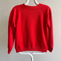 Représentation parfaite des années 1980 d'un raglan vierge, raglan rouge