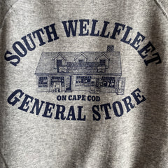 1980s South Wellfleet General Store sur Cape Cod SUPER RAD Graphic Sweatshirt
