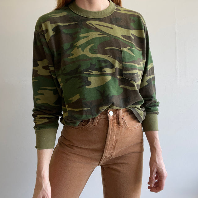 T-shirt camouflage à manches longues des années 1980