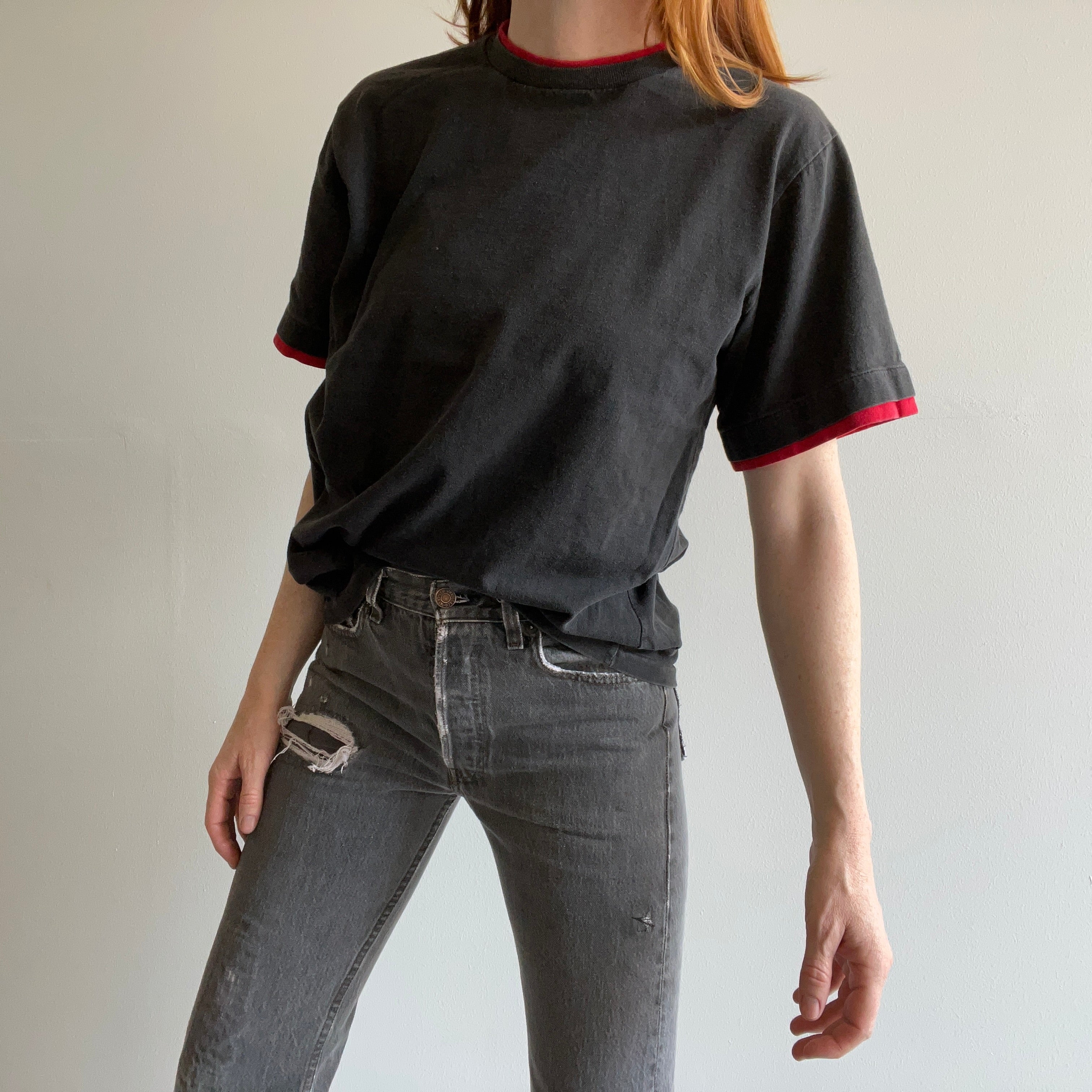 T-shirt en coton blanc bicolore noir et rouge des années 1980/90