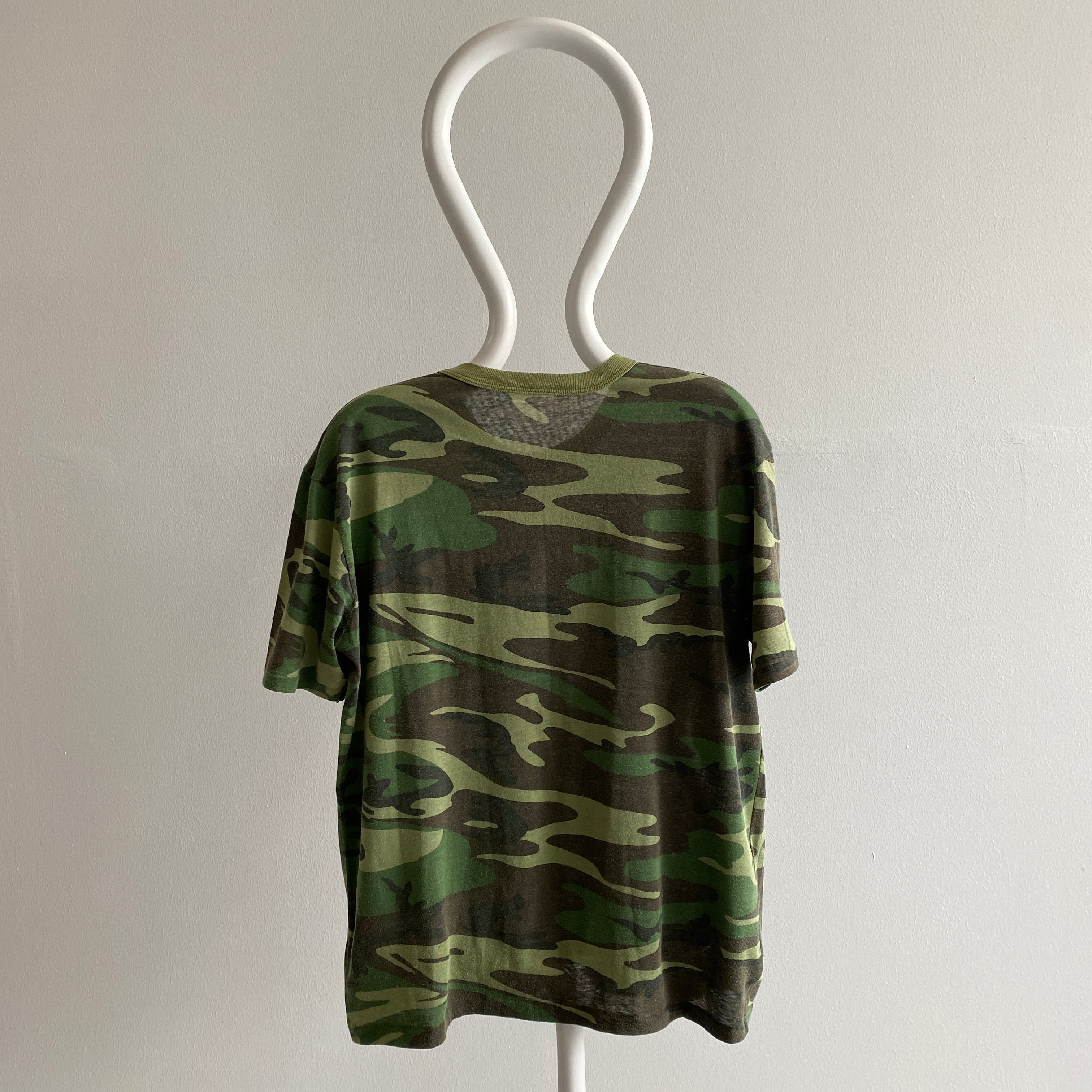 T-shirt super ample camouflage vert carré des années 1970/80