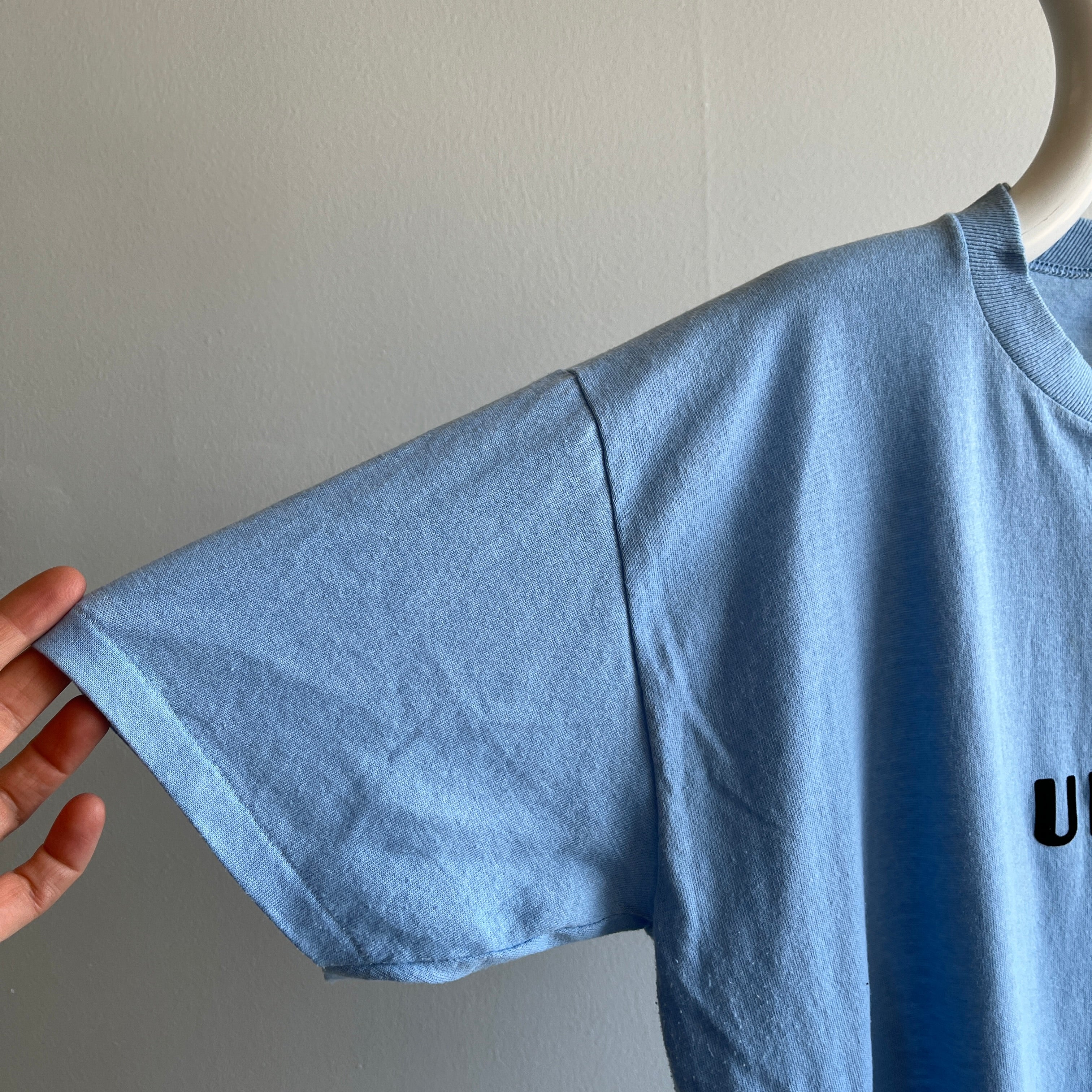 T-shirt en tricot Ulysses des années 1970 par Sportswear - Made in Clute, TX - WOW