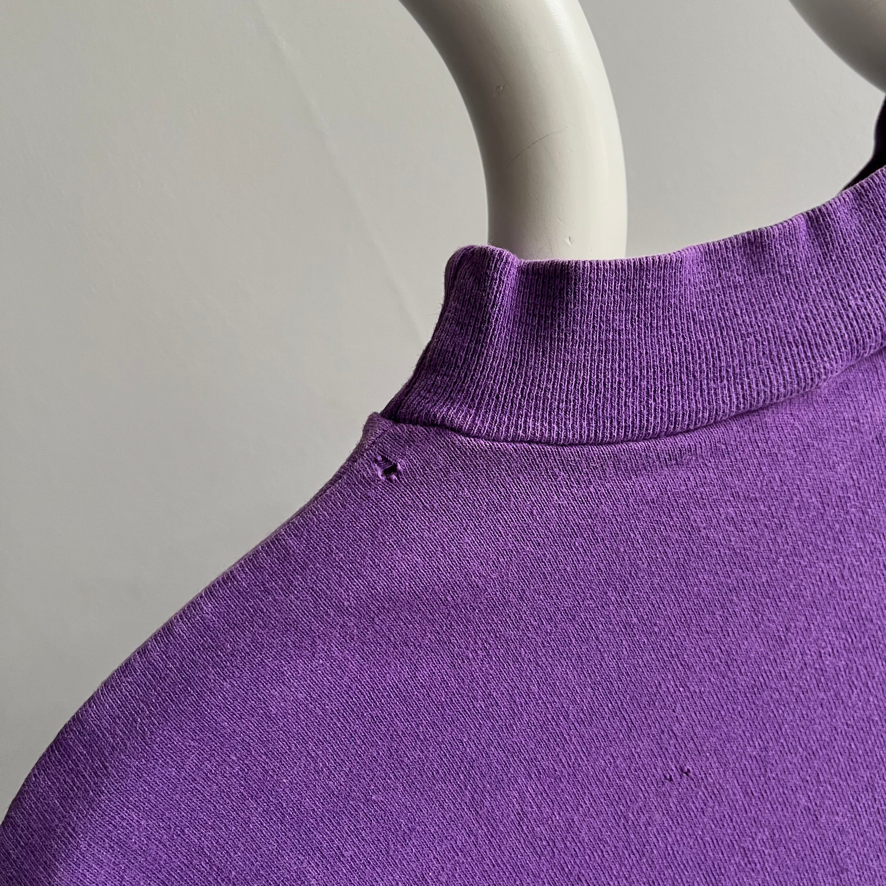 T-shirt à manches longues à col montant violet délavé des années 1980 par FOTL
