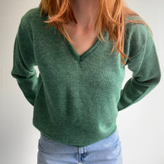 1970s Casualwear Green V-Neck Sweater