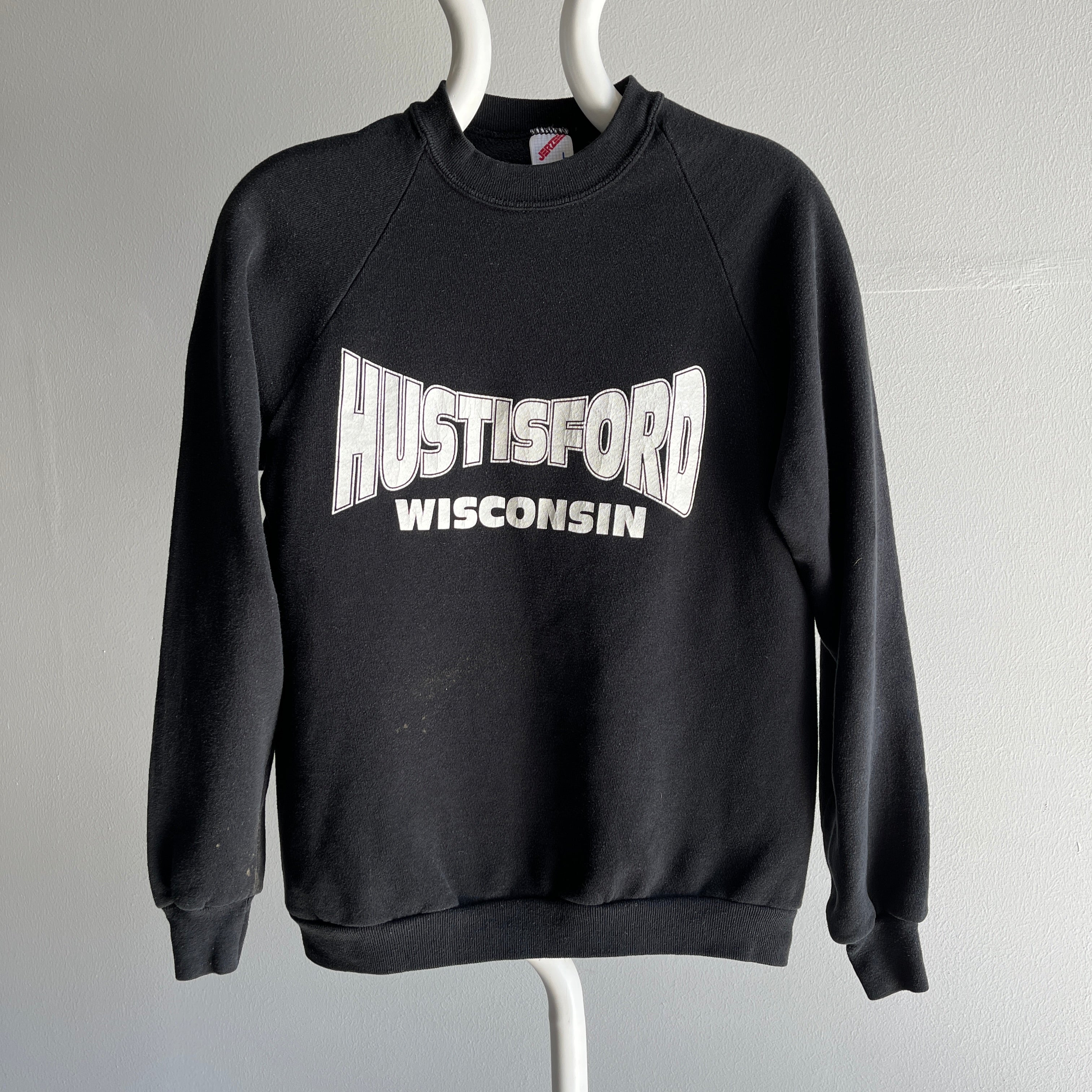 1980s Hustiford, Wisconsin Tourist Sweatshirt Done Right!