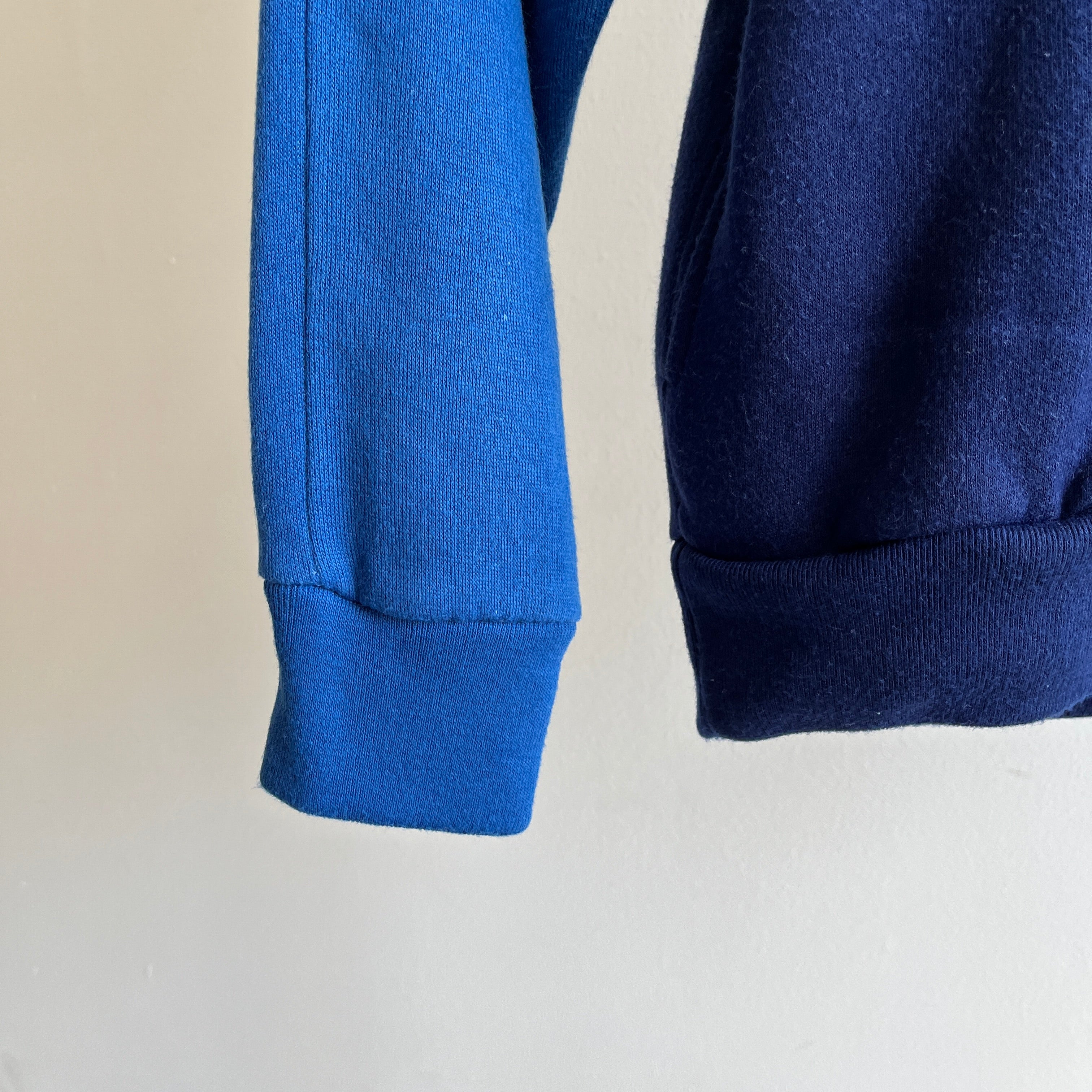 Sweat à capuche zippé super doux à manches dolman et blocs de couleurs des années 1980