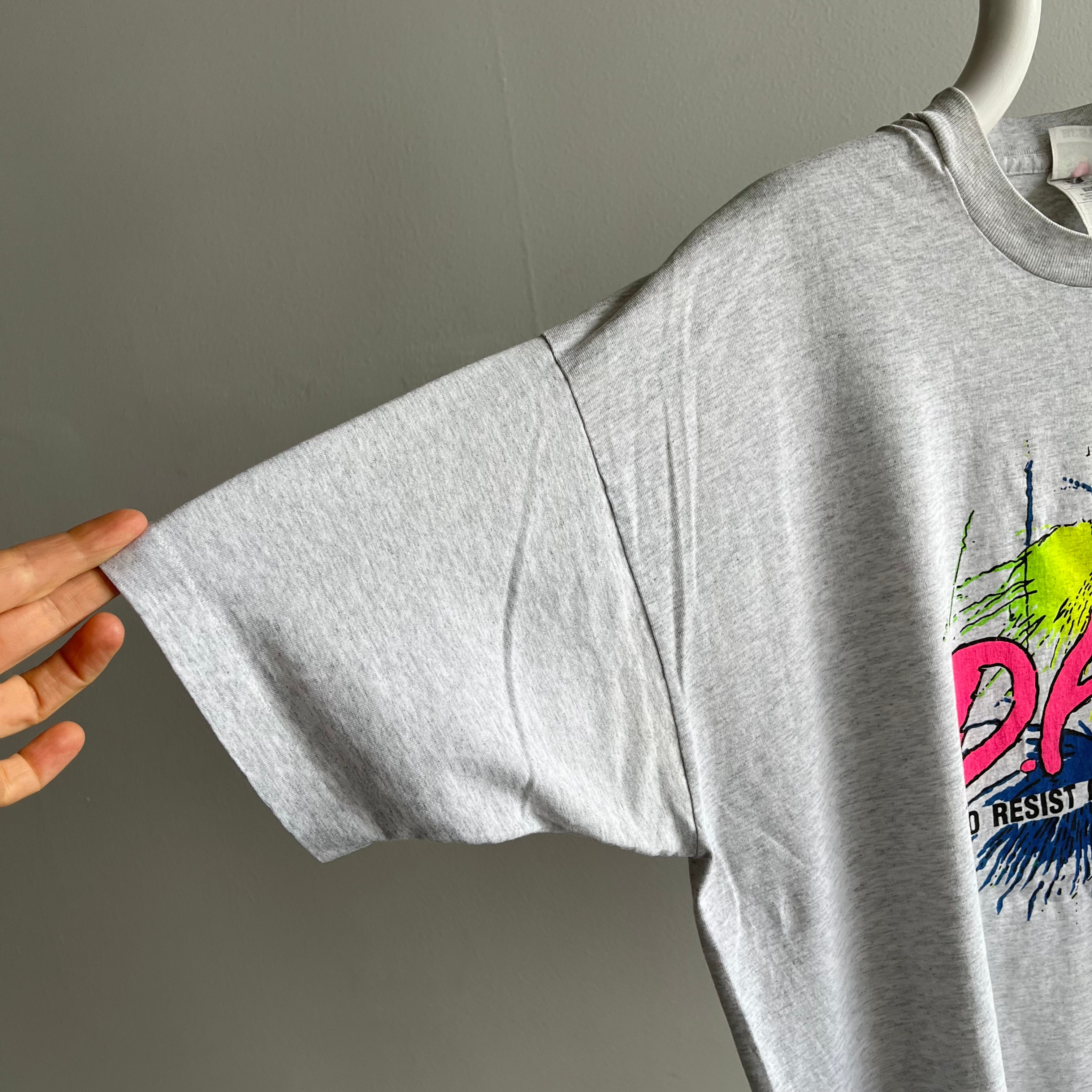 1994 DARE Joliment battu T-shirt