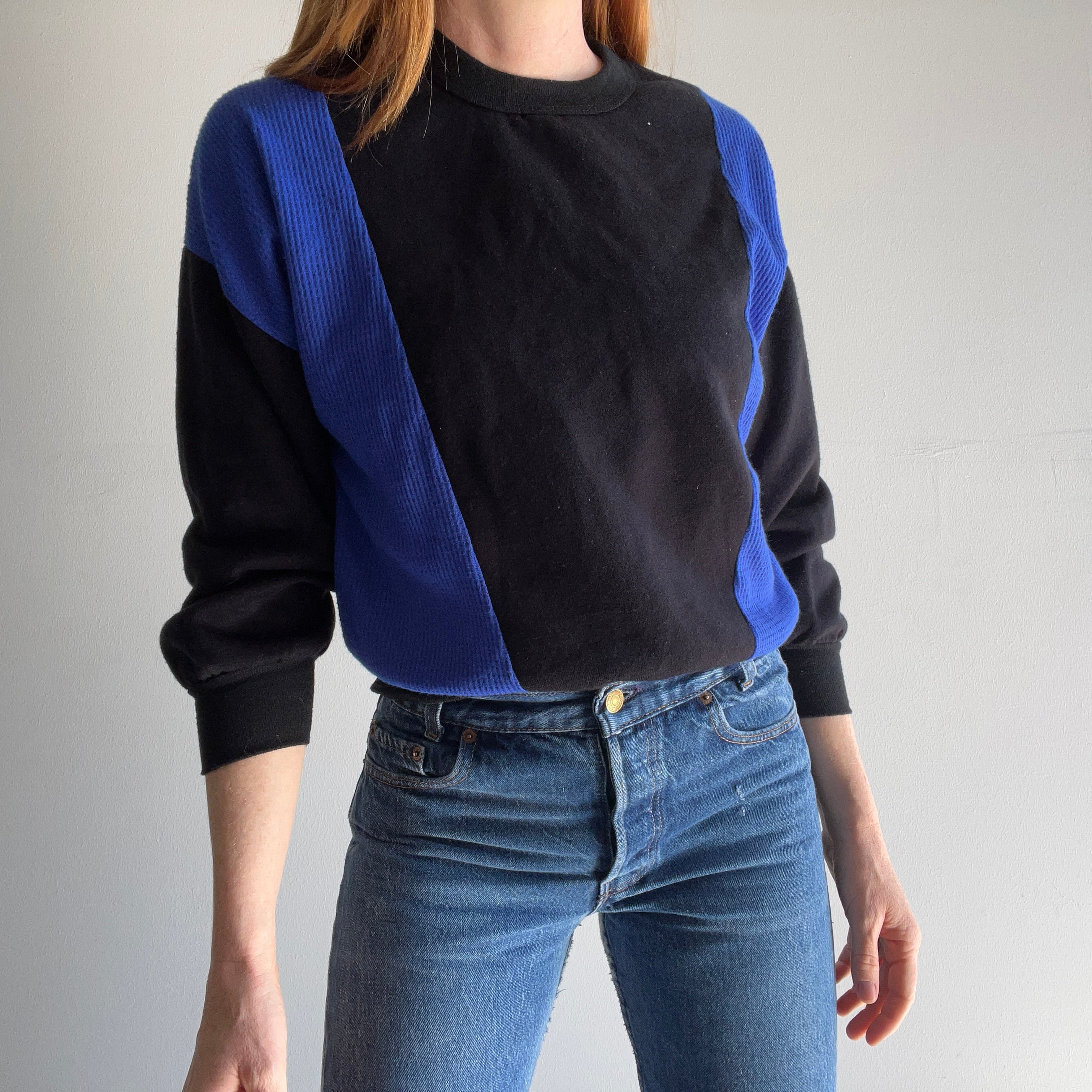 1980s Impressionnant sweat-shirt léger à blocs de couleur à peine porté