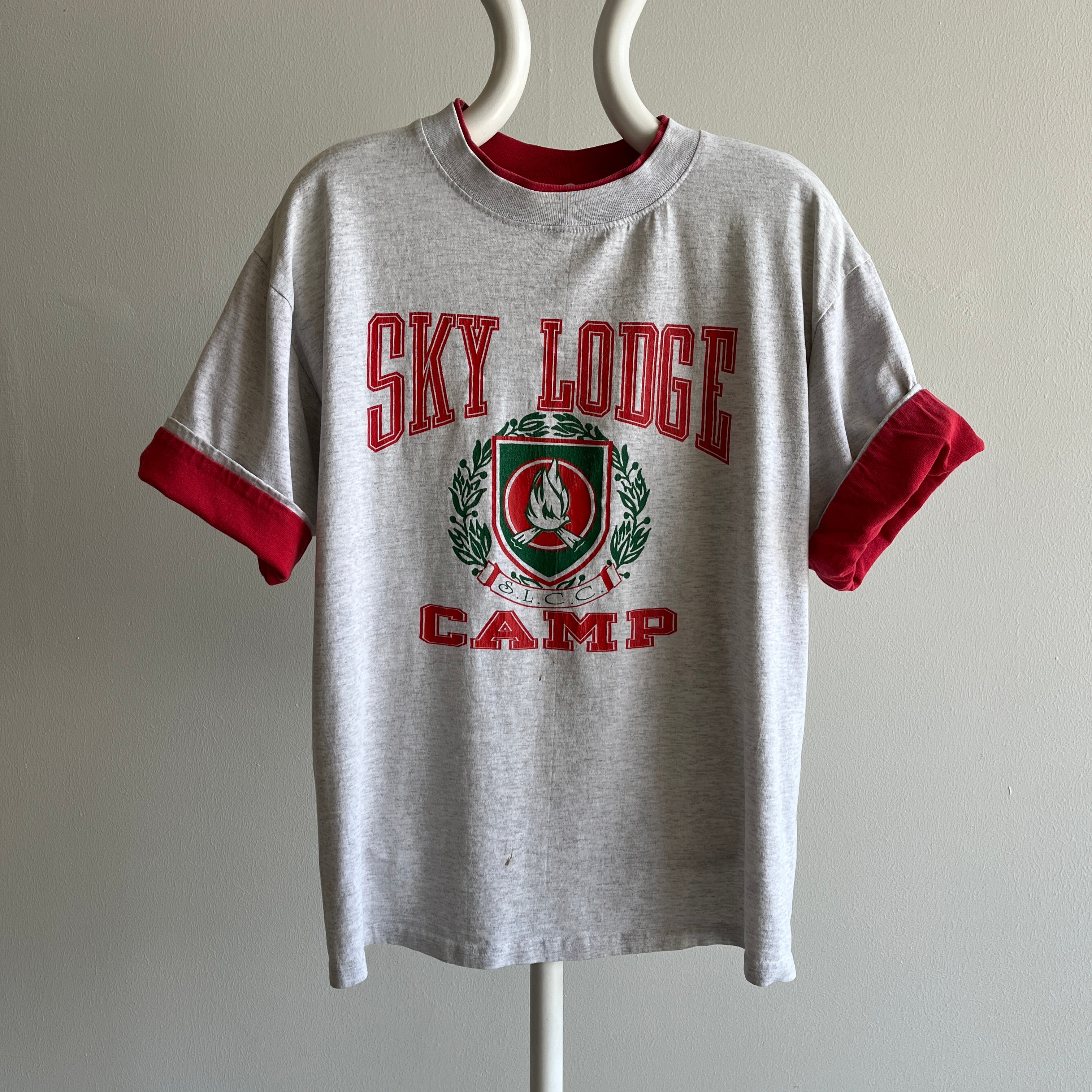 T-shirt bicolore Sky Lodge Camp des années 1990