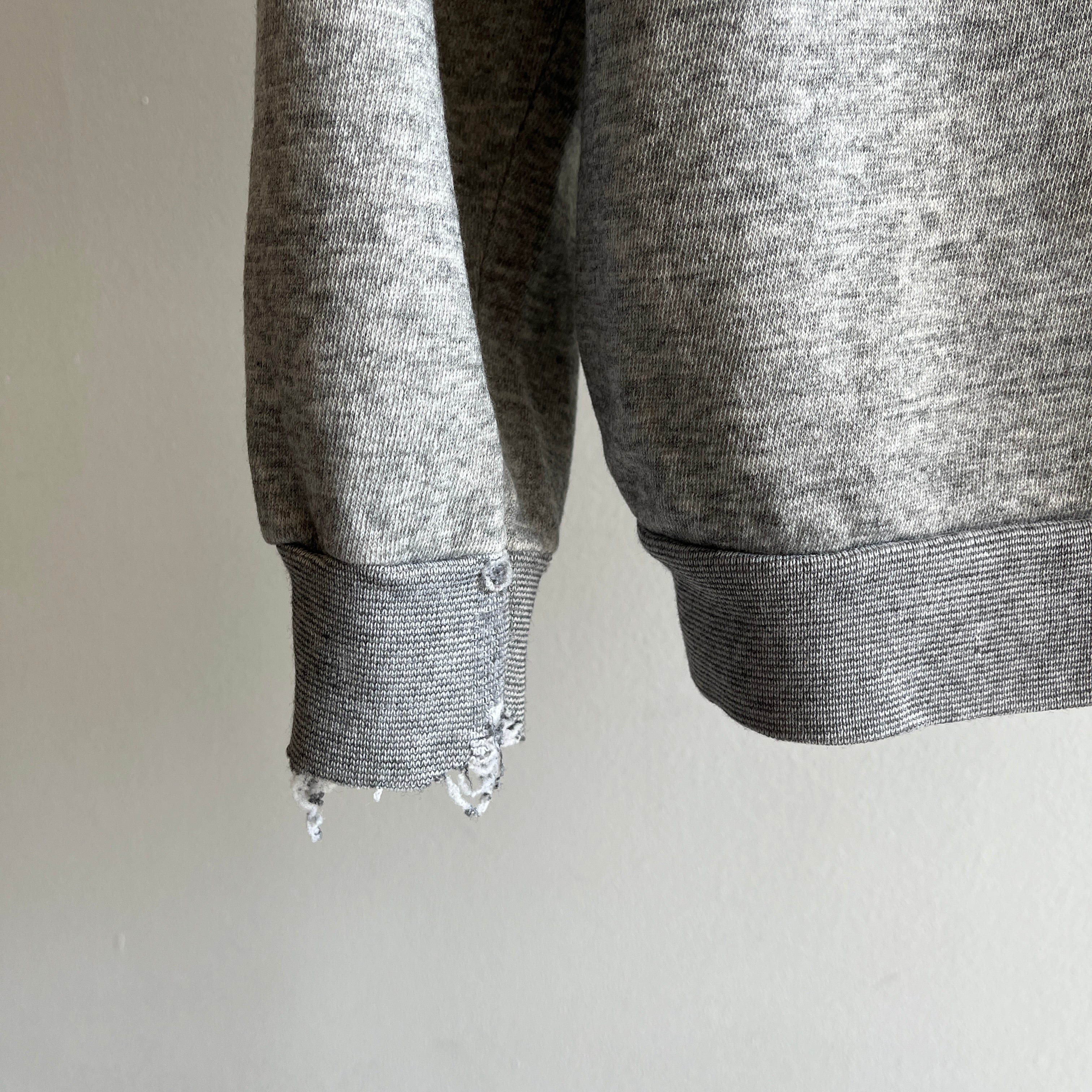 Sweat-shirt gris Thrashed des années 1980 par Tultex - Swooon