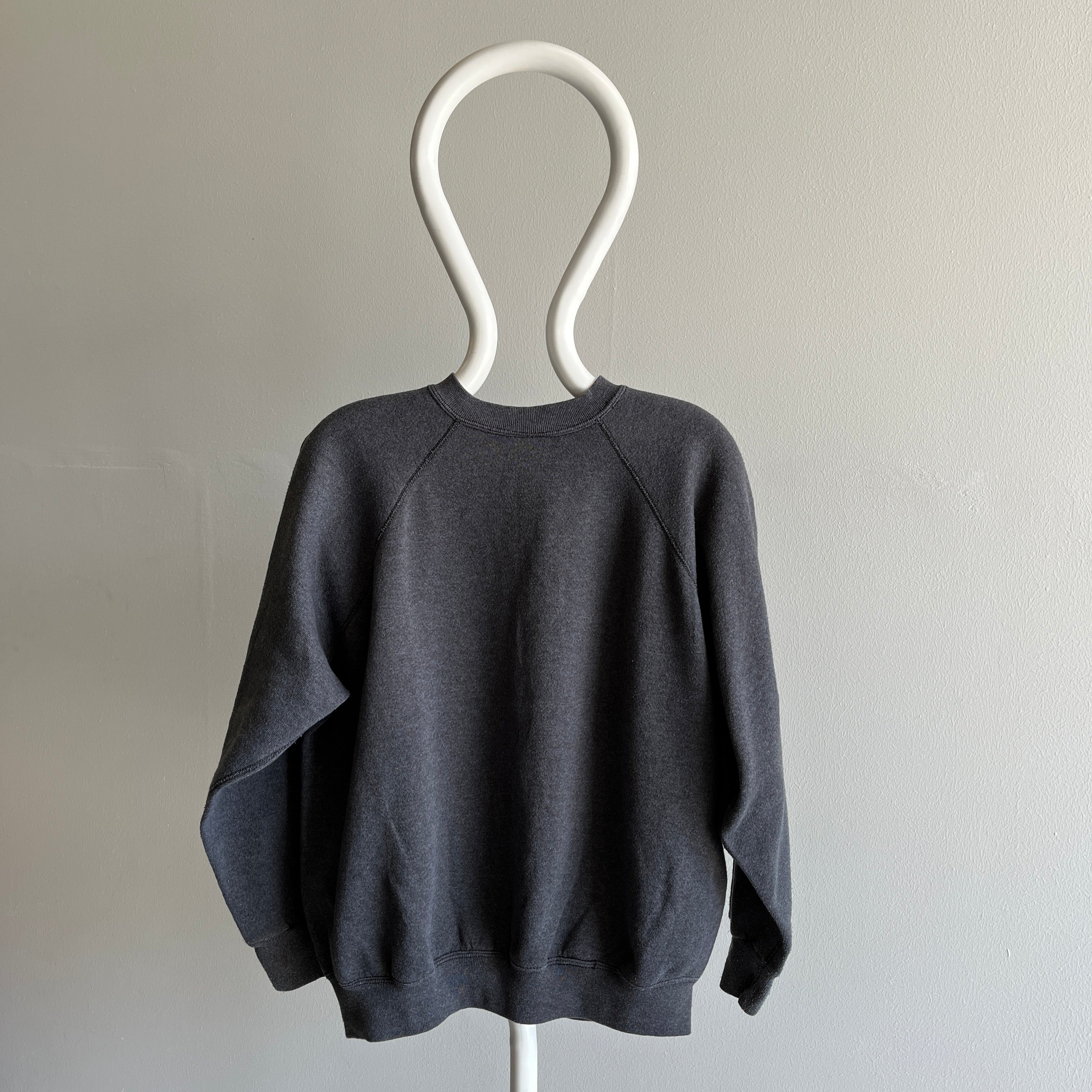 1980s Sweats Appeal Sweat-shirt confortable gris foncé par Tultex