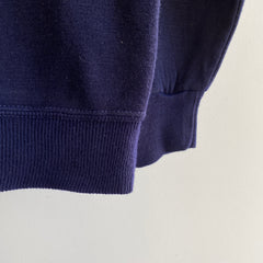 Sweat à col en V bleu marine foncé très doux des années 1960