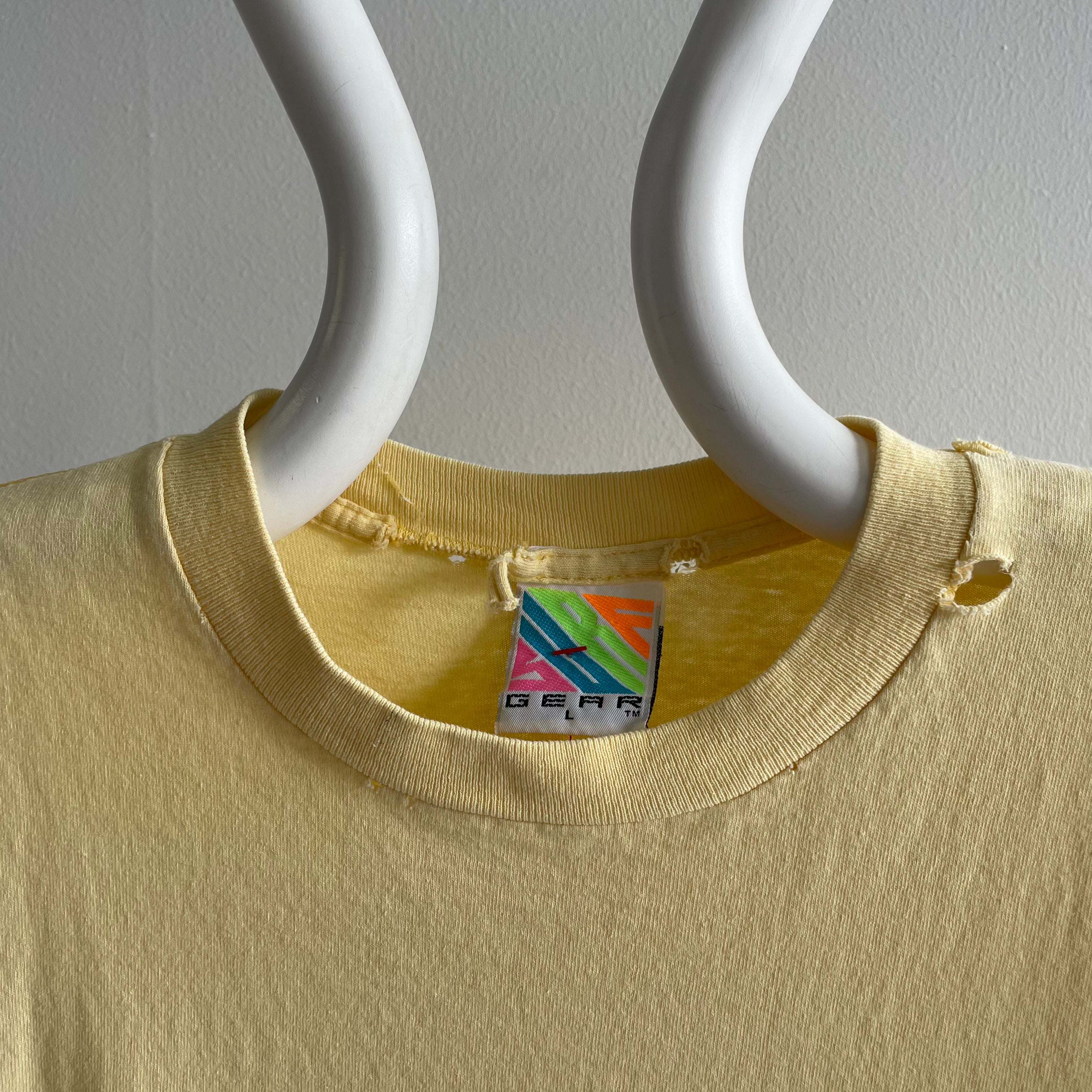 1980s Surf Tropical Heat Front And Back Pocket T-Shirt