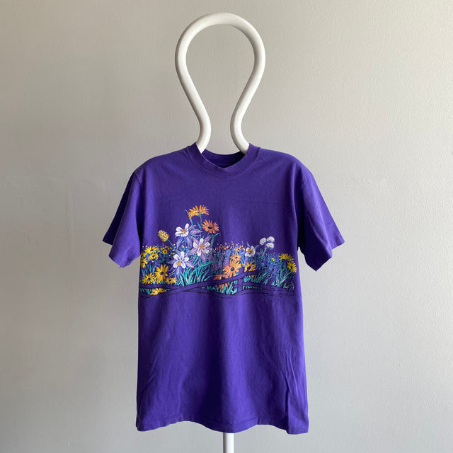 1990 T-shirt fleuri devant et derrière qui appartenait à votre professeur de musique à l'école primaire ?