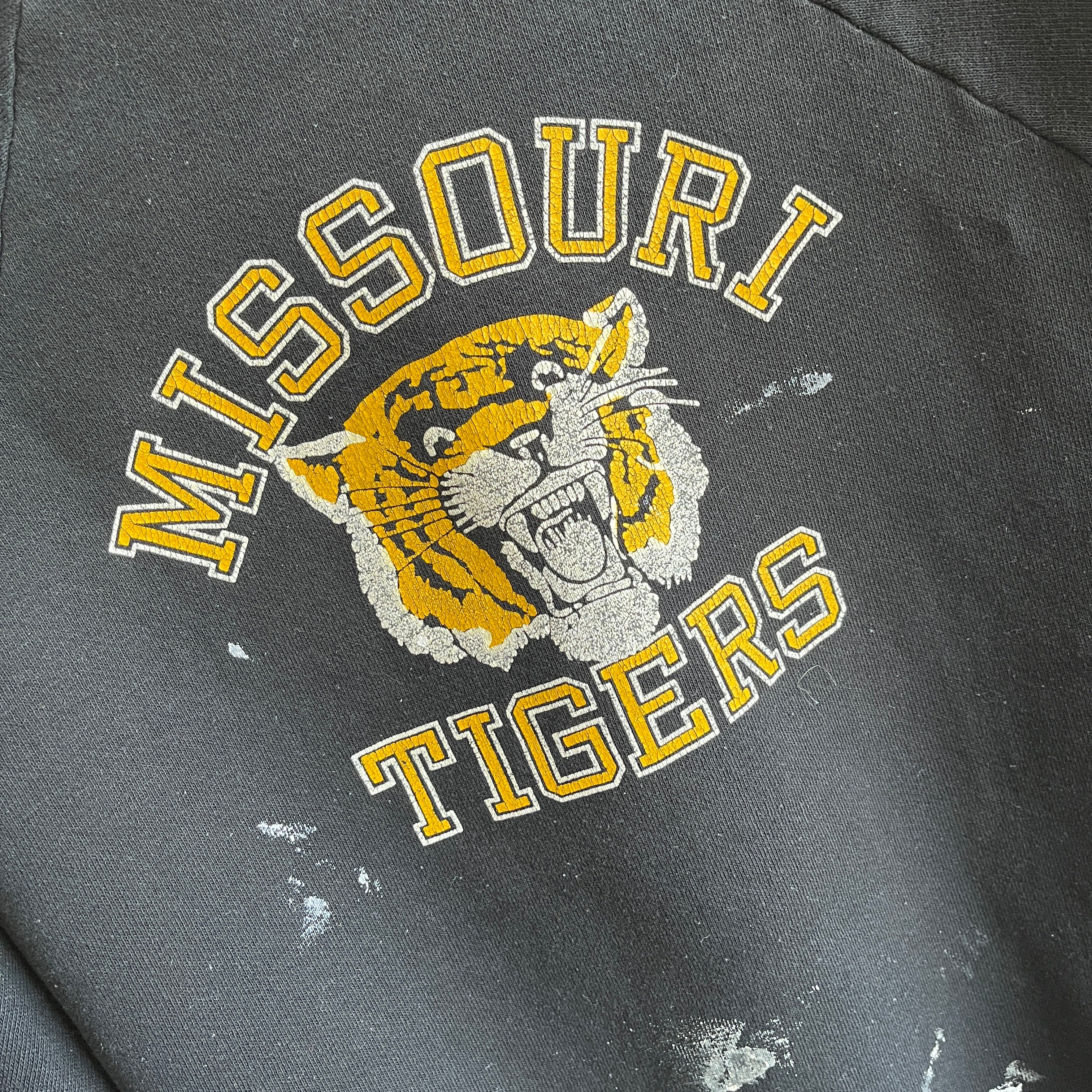 RÉSERVÉ POUR MUZZ 1970/80s Missouri Tigers Paint Stained Sweat par Sportswear - Collection personnelle