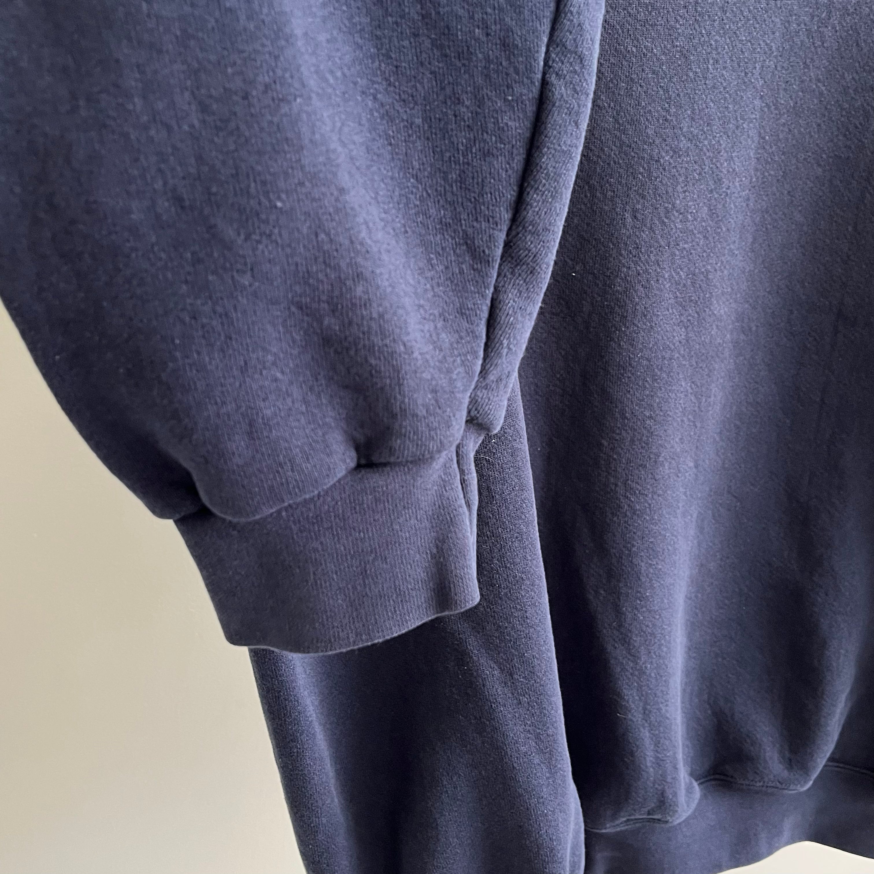 Sweat-shirt surdimensionné à gousset unique bleu marine délavé des années 1990 par Discus