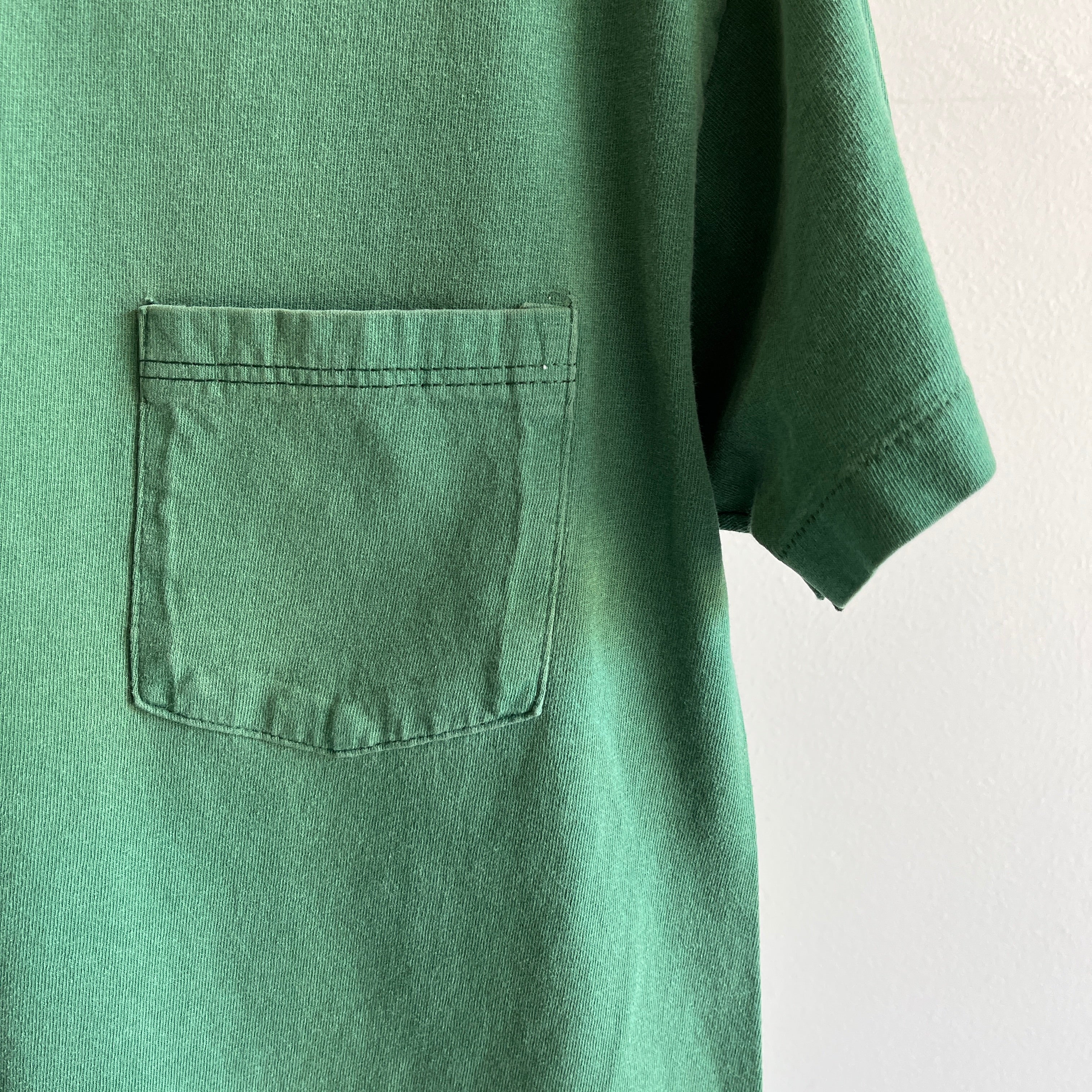 T-shirt de poche vert chasseur délavé des années 1990 par Hanes