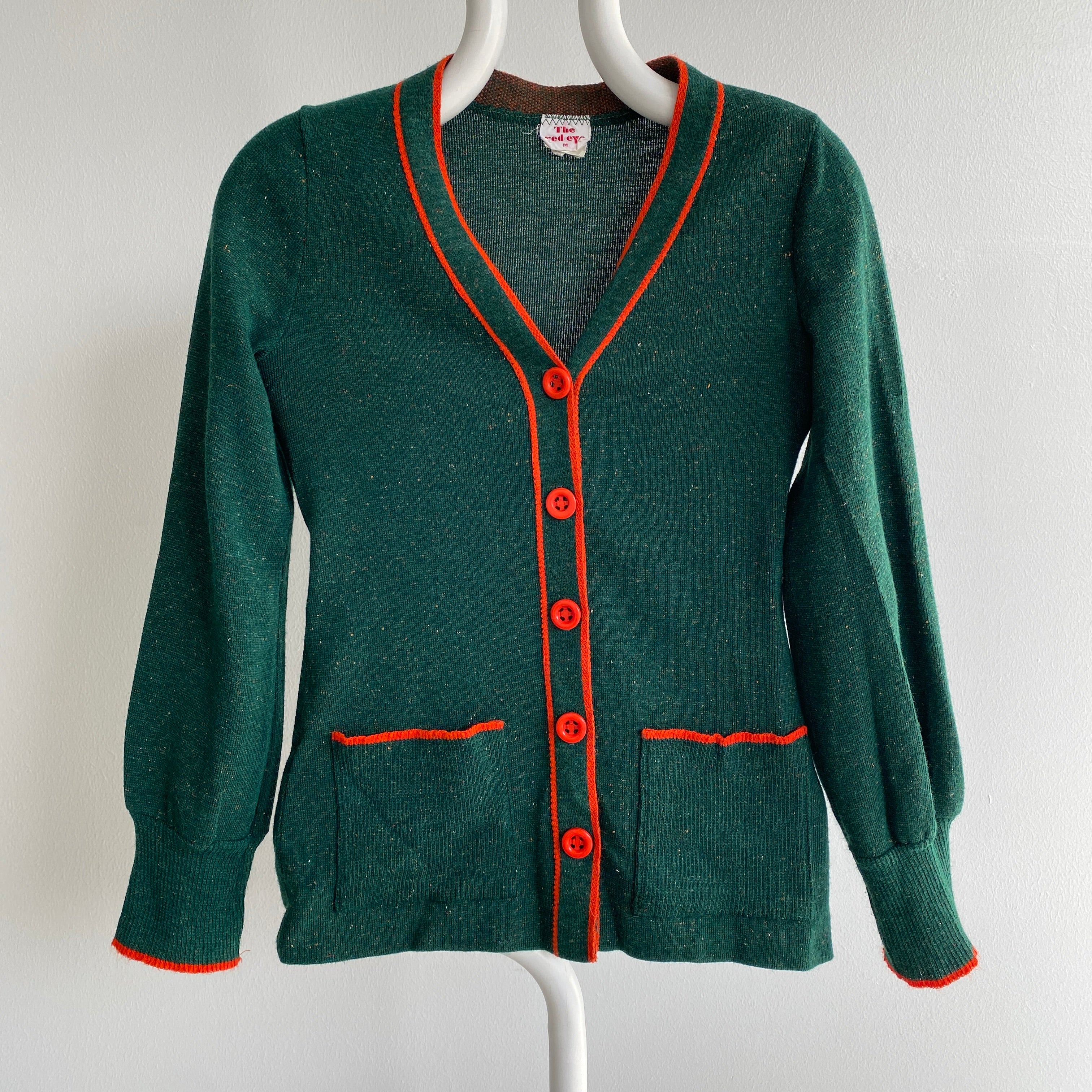 Cardigan vert et orange chasseur des années 1970 - CECI !!