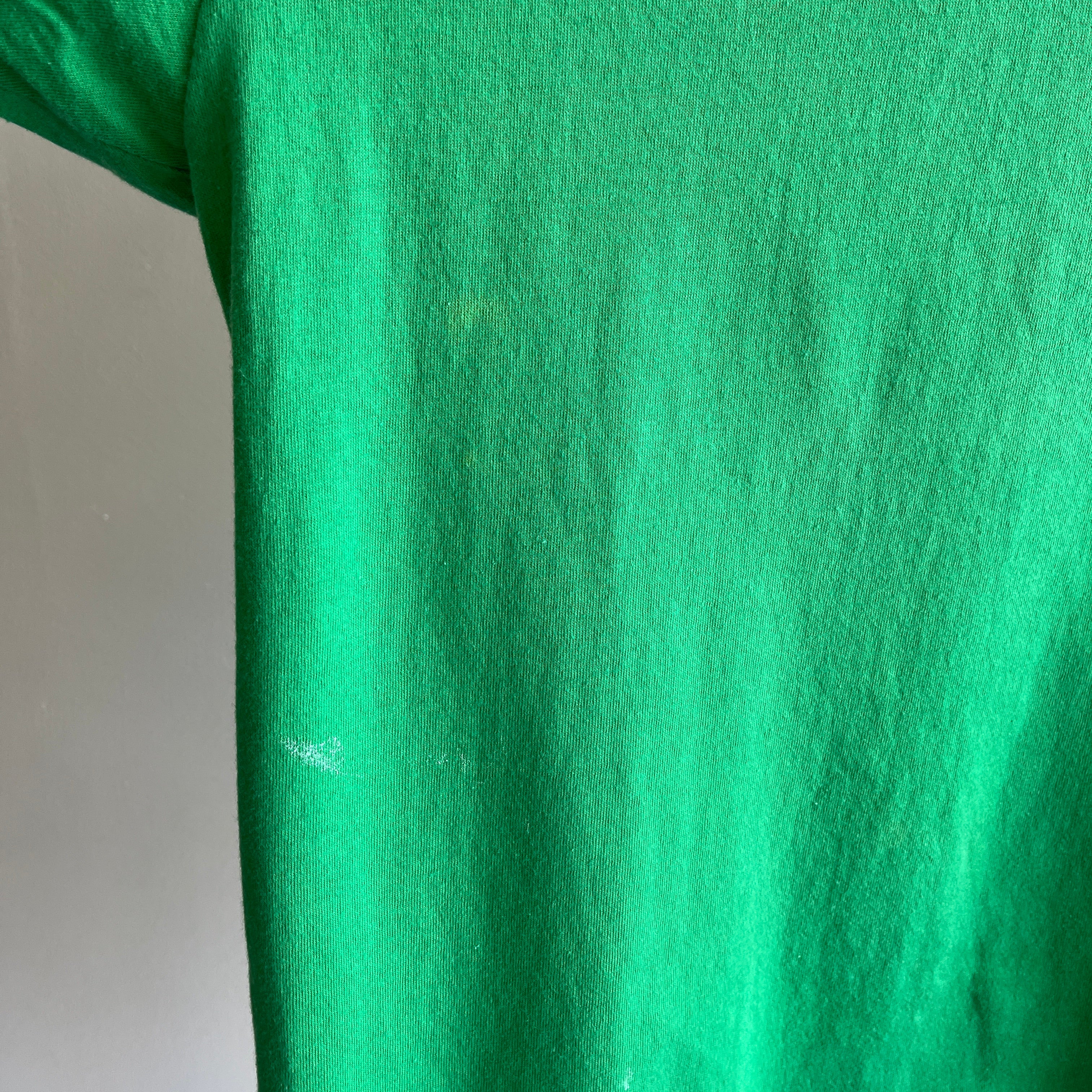 1980s Kelly Green Selvedge Pocket Blank Cotton T-Shirt – Red