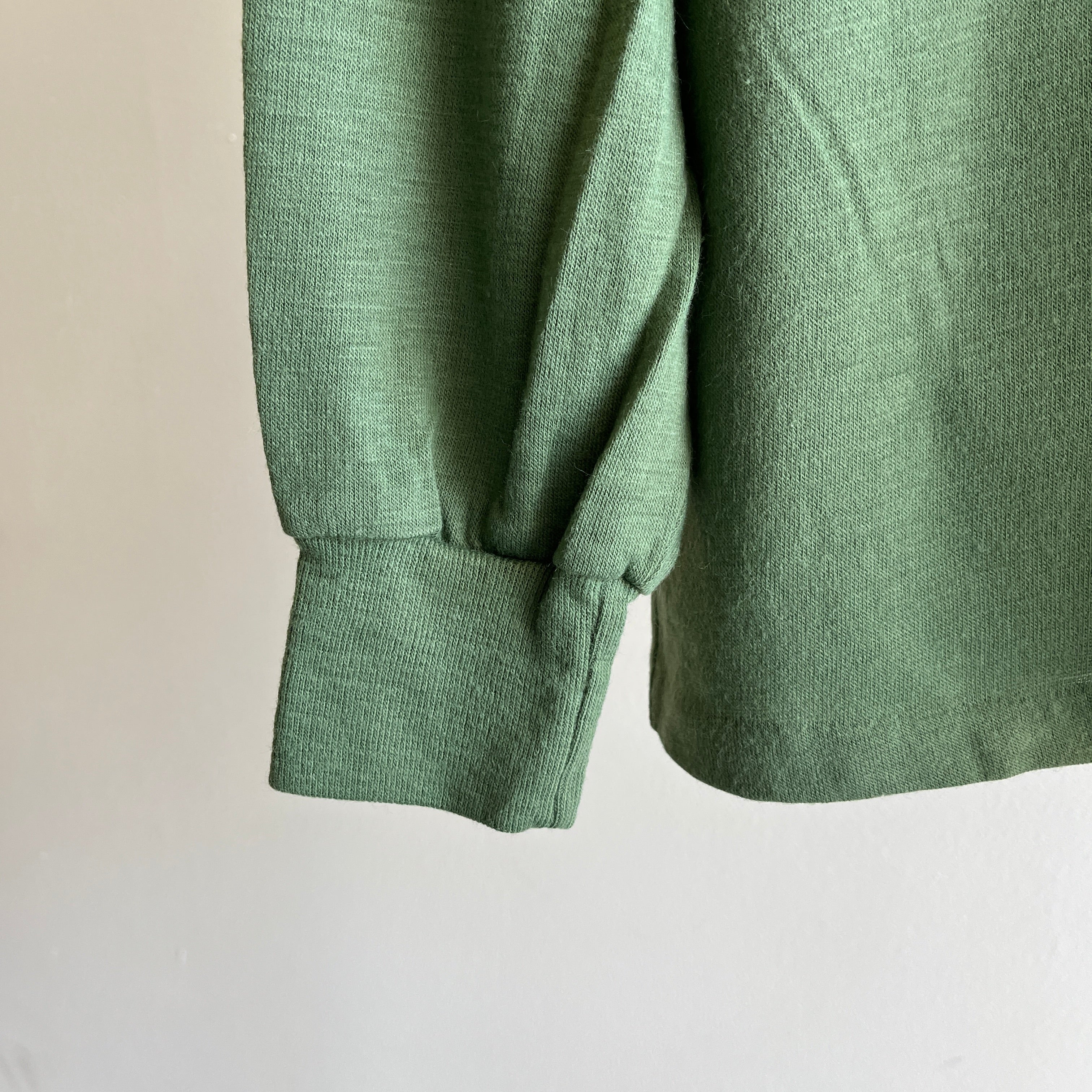 Polo à manches longues en acrylique doux vert jade des années 1970