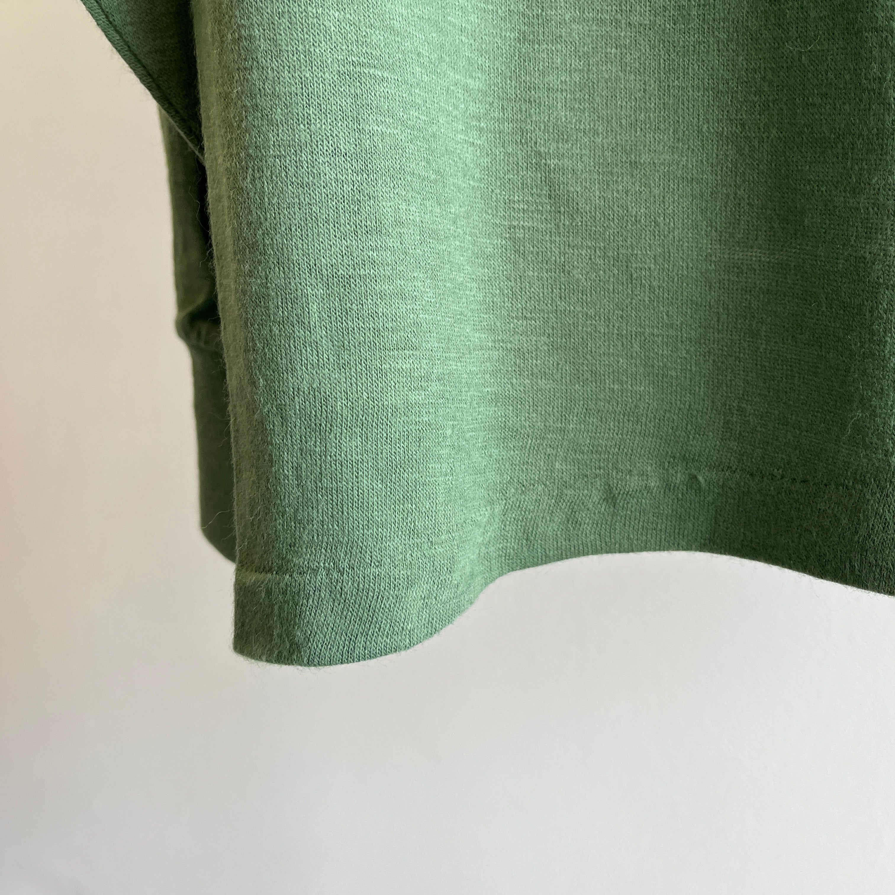 Polo à manches longues en acrylique doux vert jade des années 1970