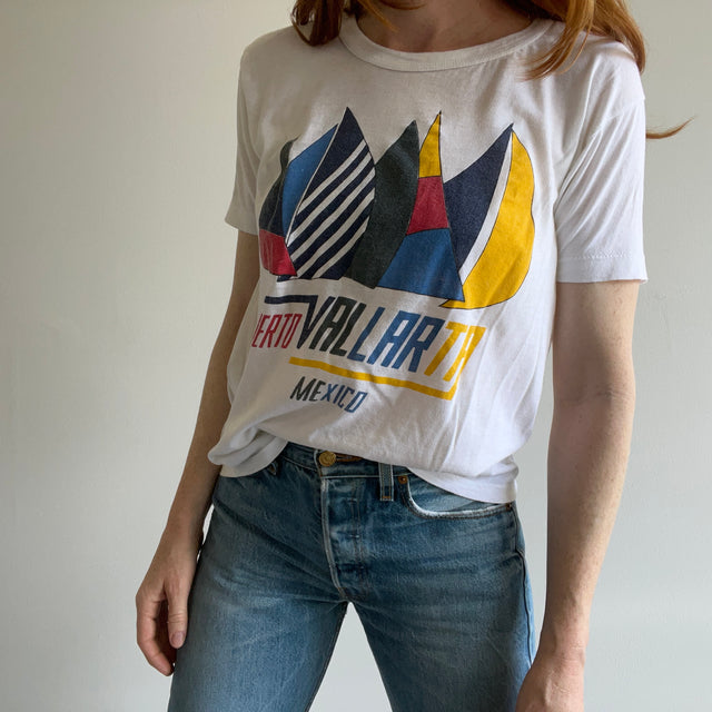 1980s Puerto Vallarta Mexico T-shirt touristique à col roulé mince
