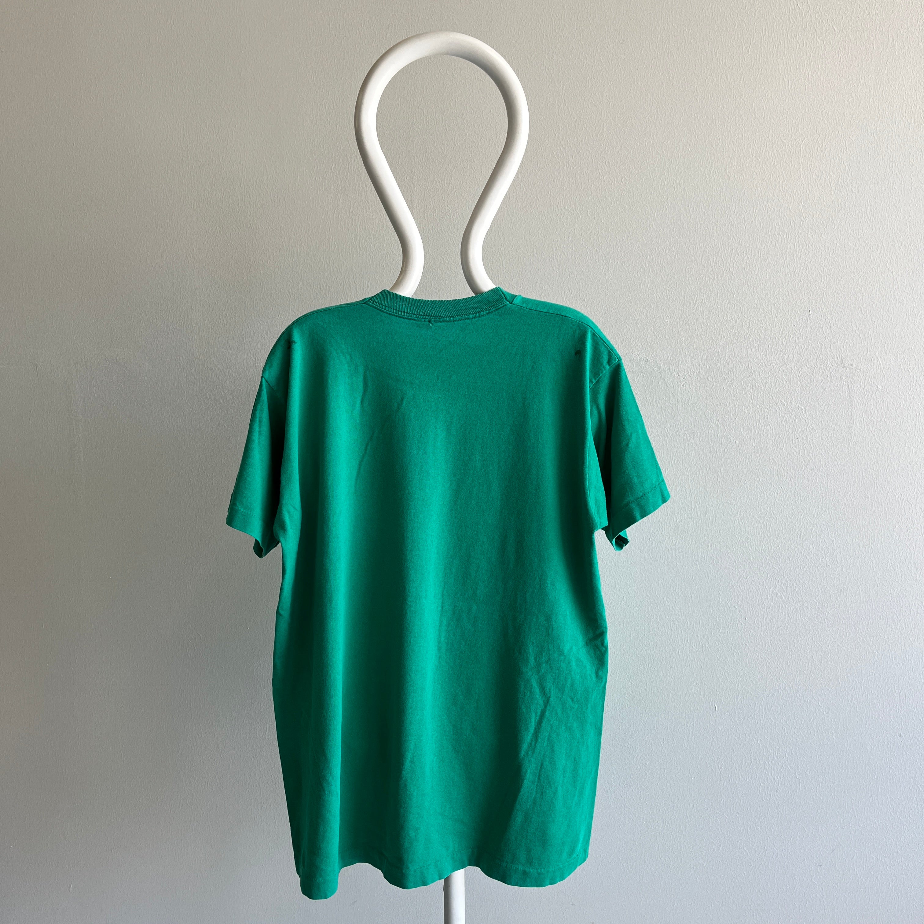 T-shirt à poche lisière vert vierge des années 1980 - Coton