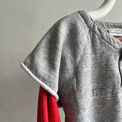 Twofer des années 1980 - Sweat-shirt d'échauffement rouge et gris superposé - OMG !