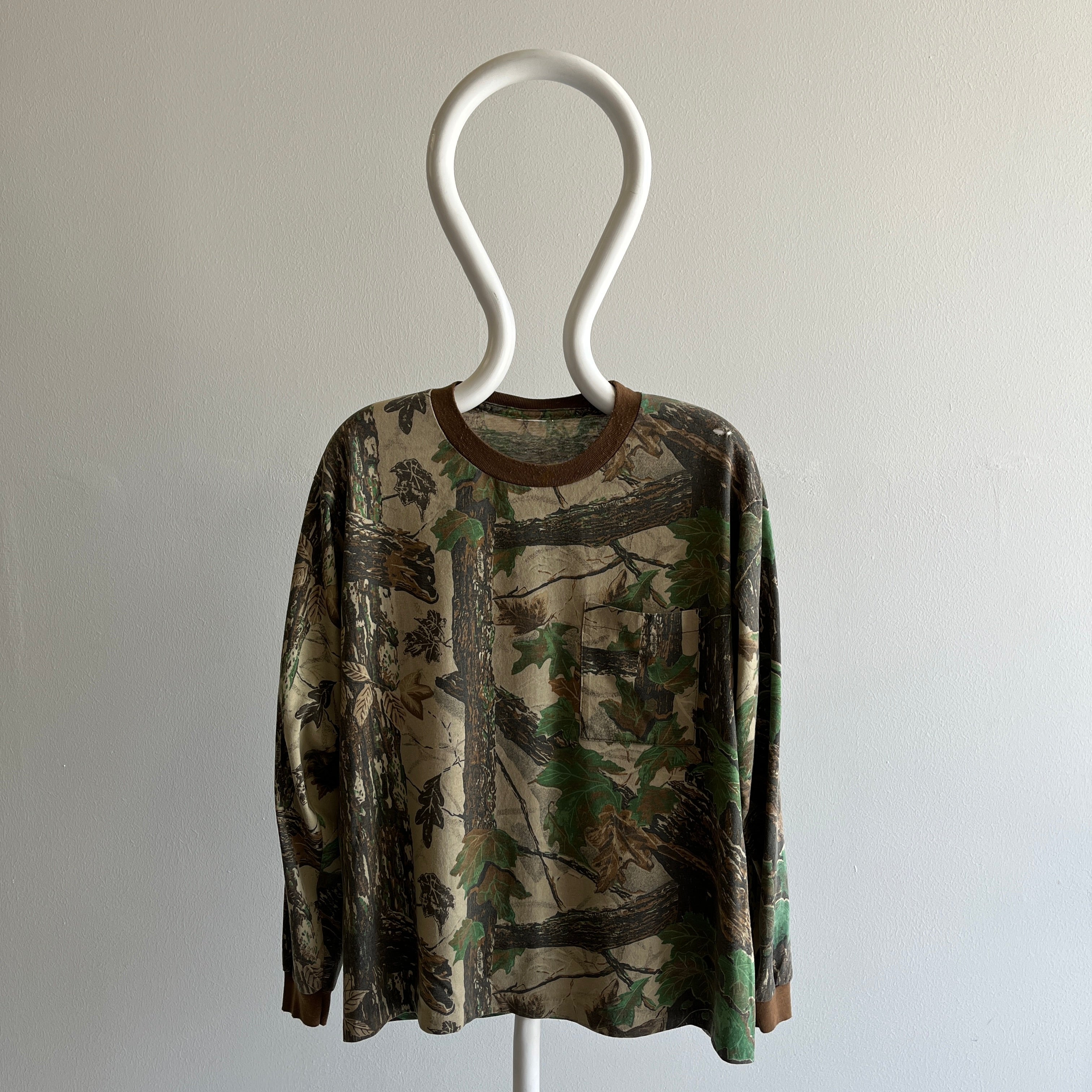 T-shirt à manches longues camouflage de chasse des années 1980/90 avec col contrasté