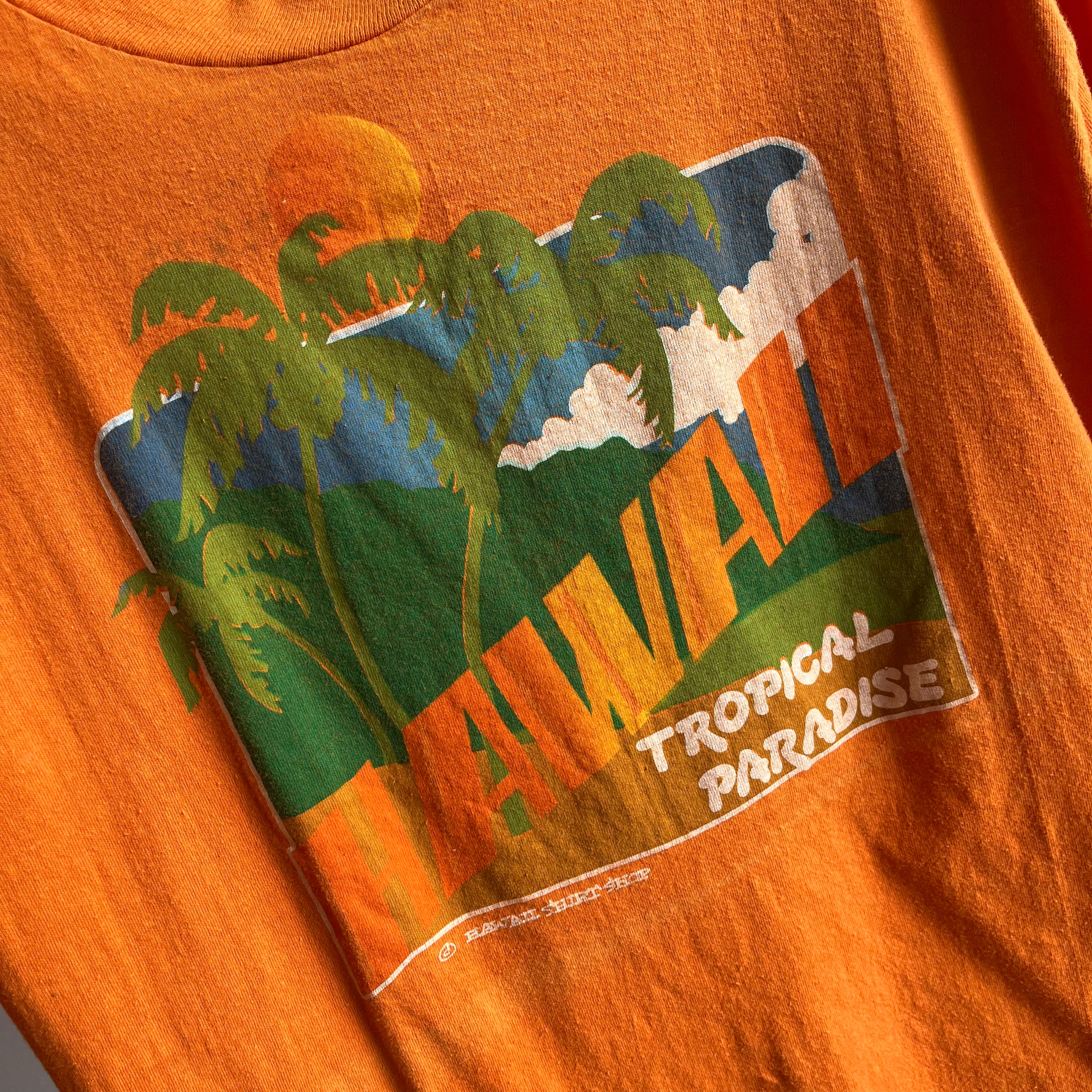 1970s Cotton Hawaii Tropical Paradise par Hanes (vérifiez l'étiquette !)
