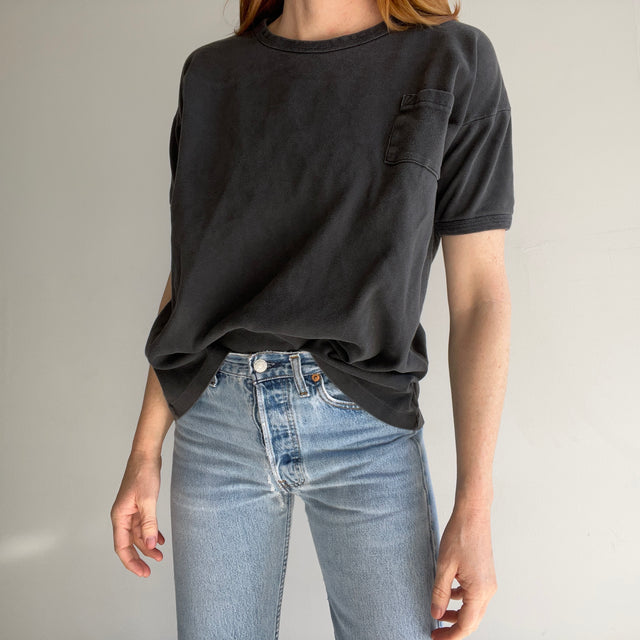 T-shirt en tricot de coton noir délavé vierge des années 1970 fabriqué en Chine - coupe cool