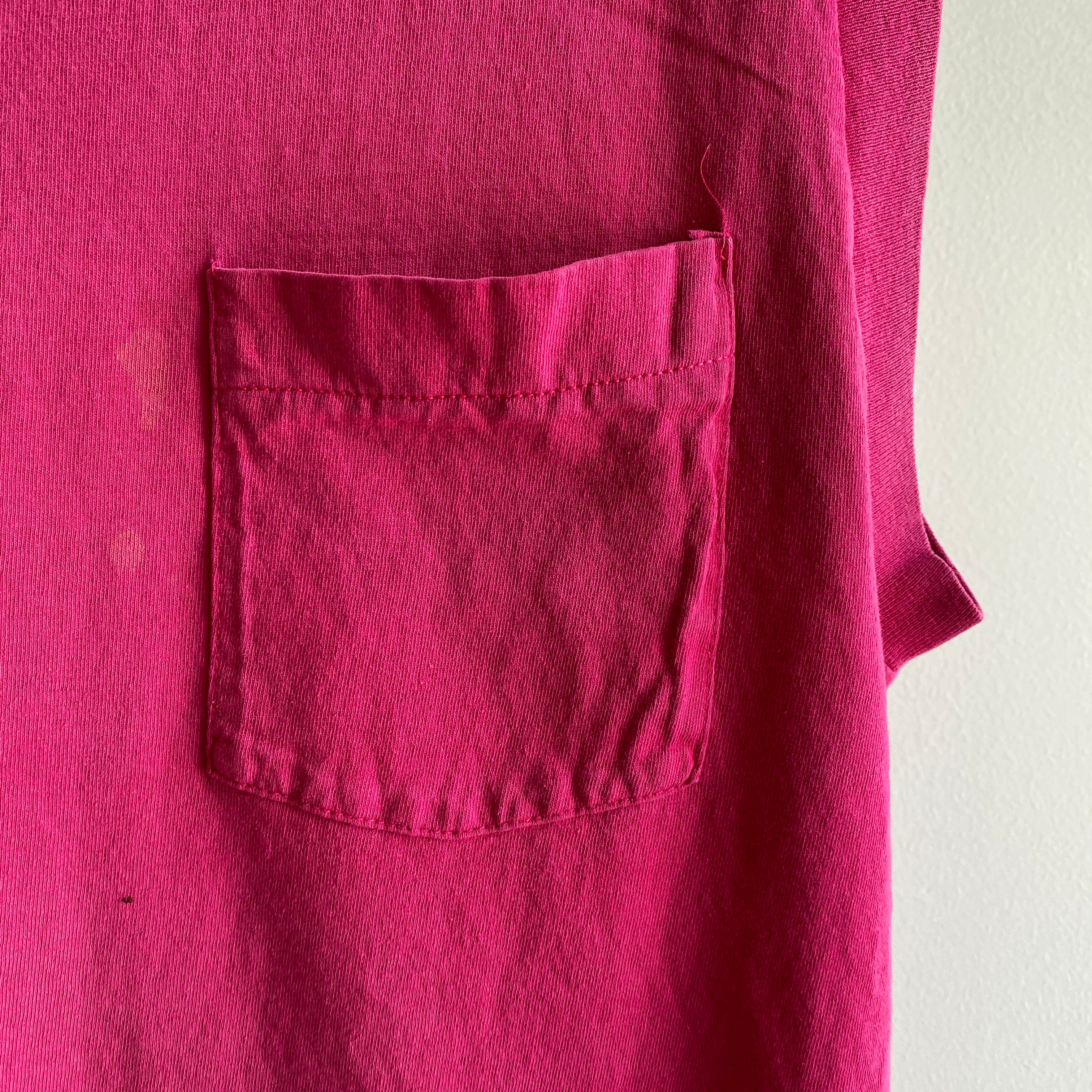 Débardeur musclé rose magenta des années 1980 avec poche