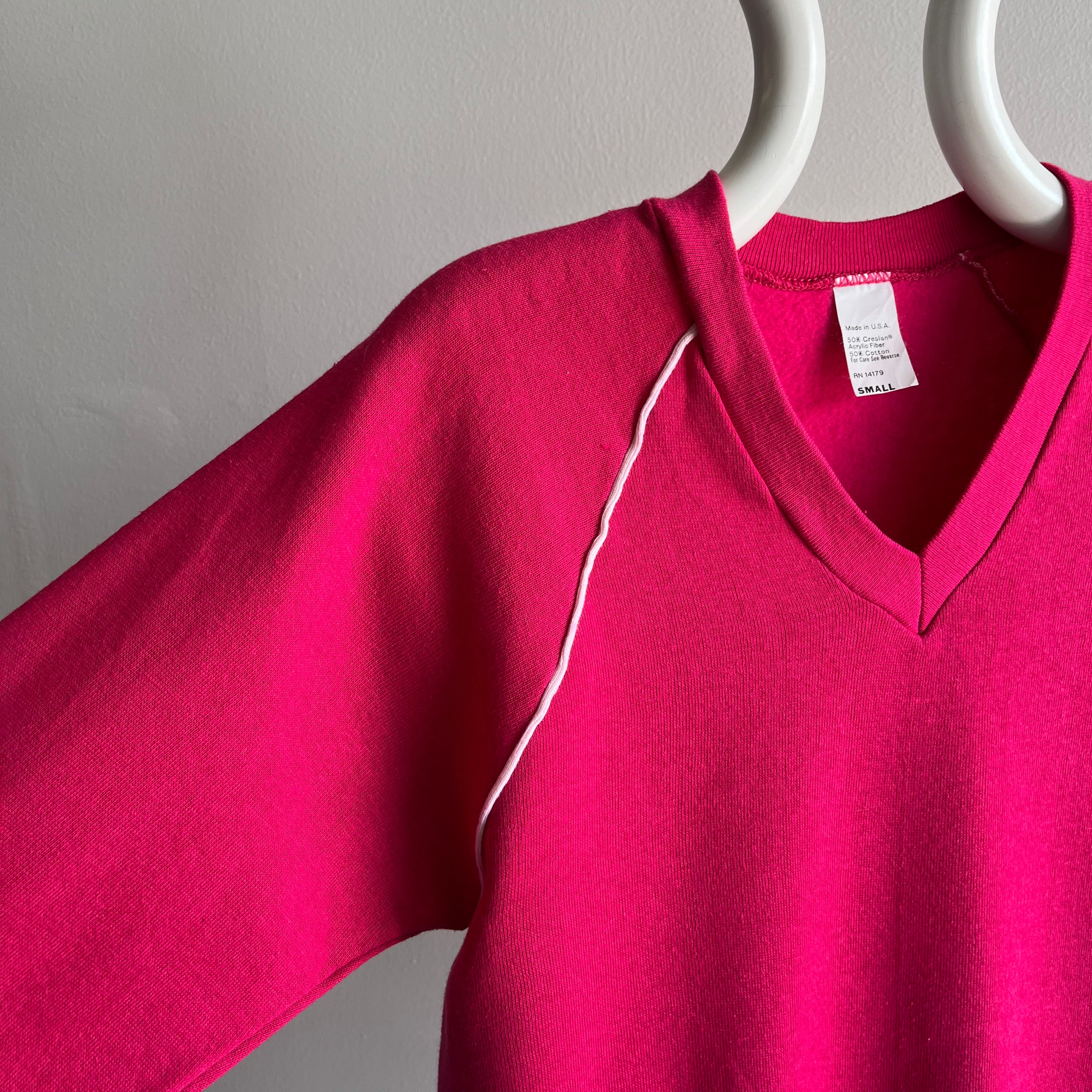 1980s Never Worn (Sauf this Pic) Hot Pink V-Neck Small Sweatshirt