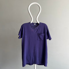 T-shirt à poche lisière violet parfaitement usé et délavé des années 1980