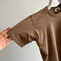 T-shirt super doux marron vierge des années 1980 de l'armée