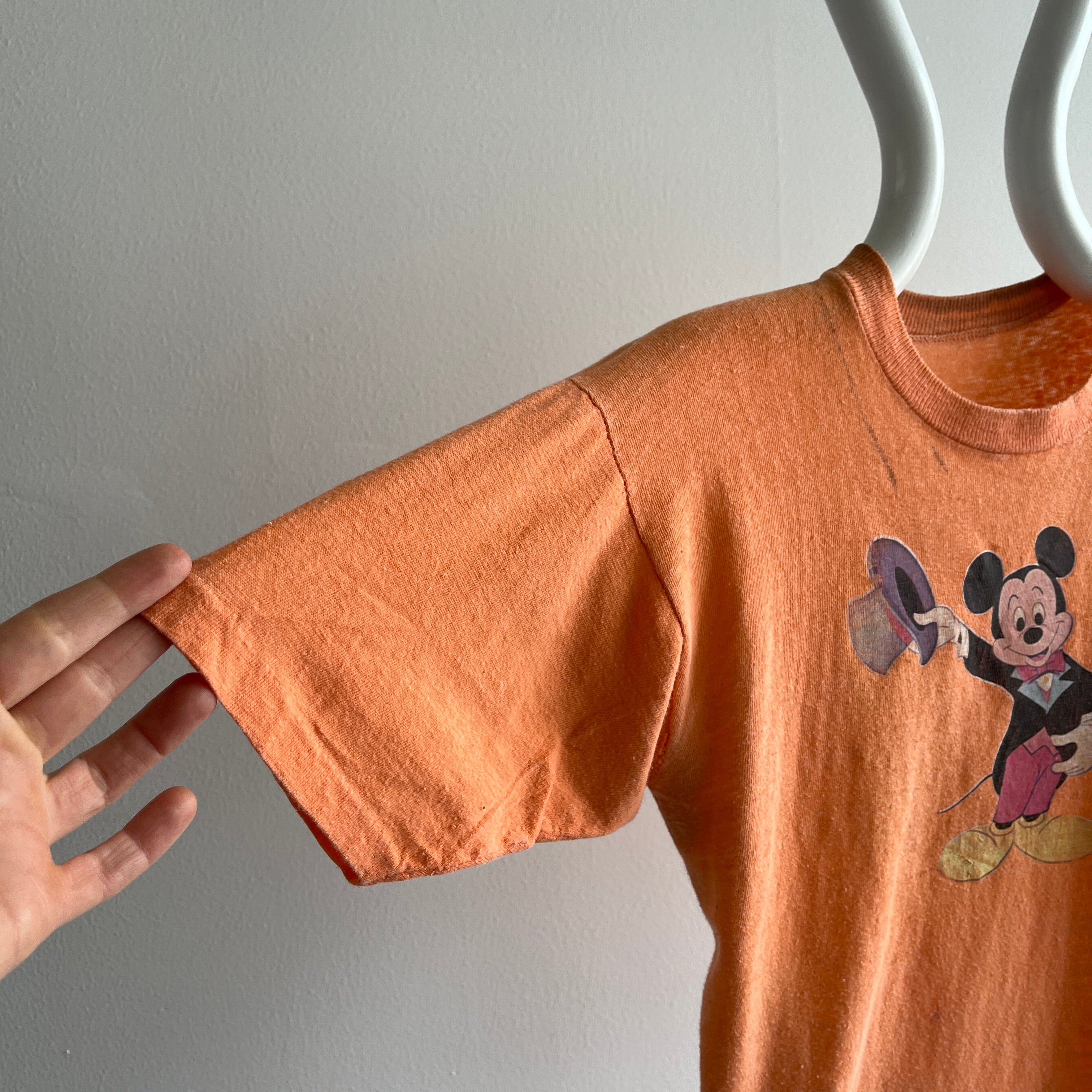 T-shirt en tricot délavé Mickey Mouse des années 1970