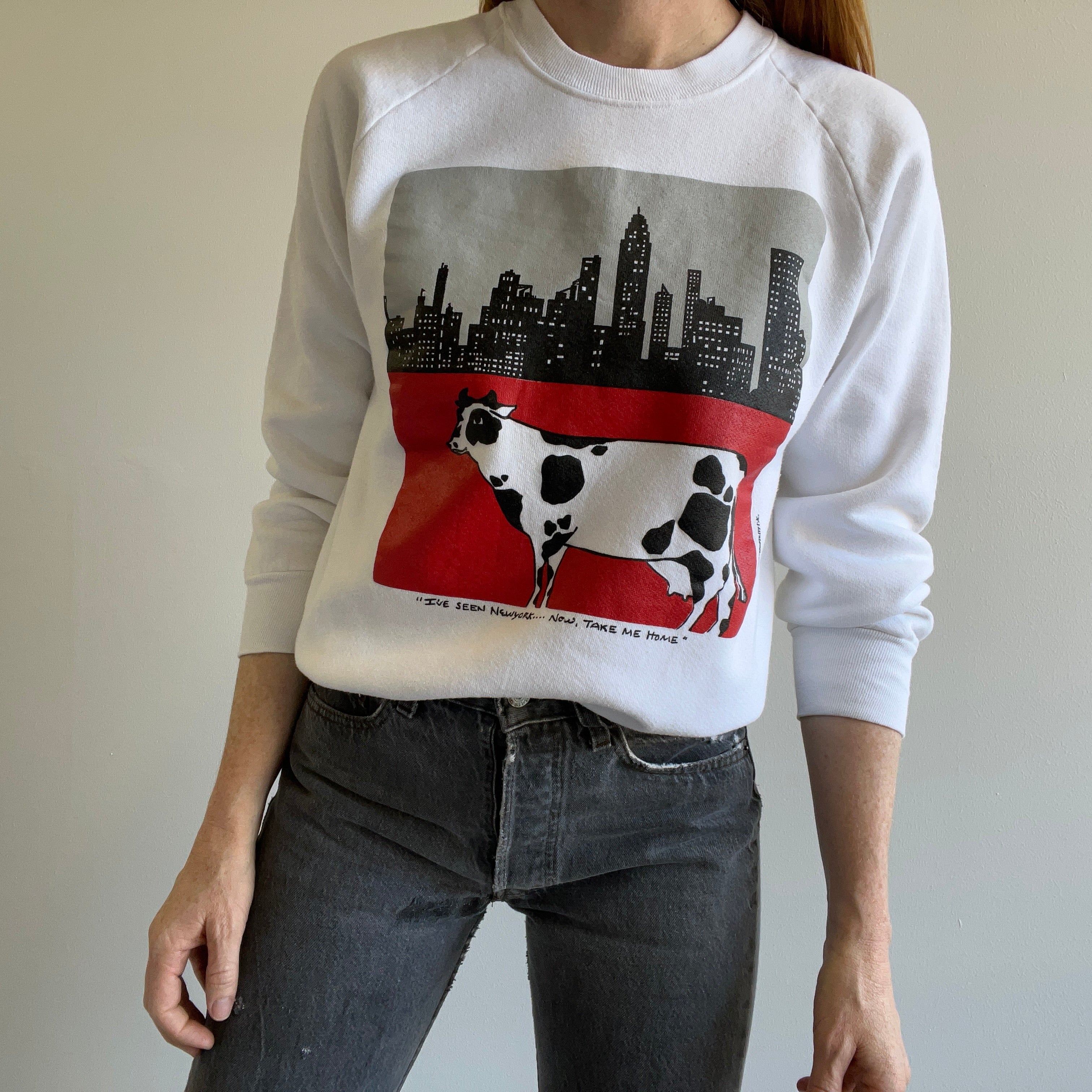 1980s « I've Seen New York... Now Take Me Home » Sweat-shirt vache par FOTL