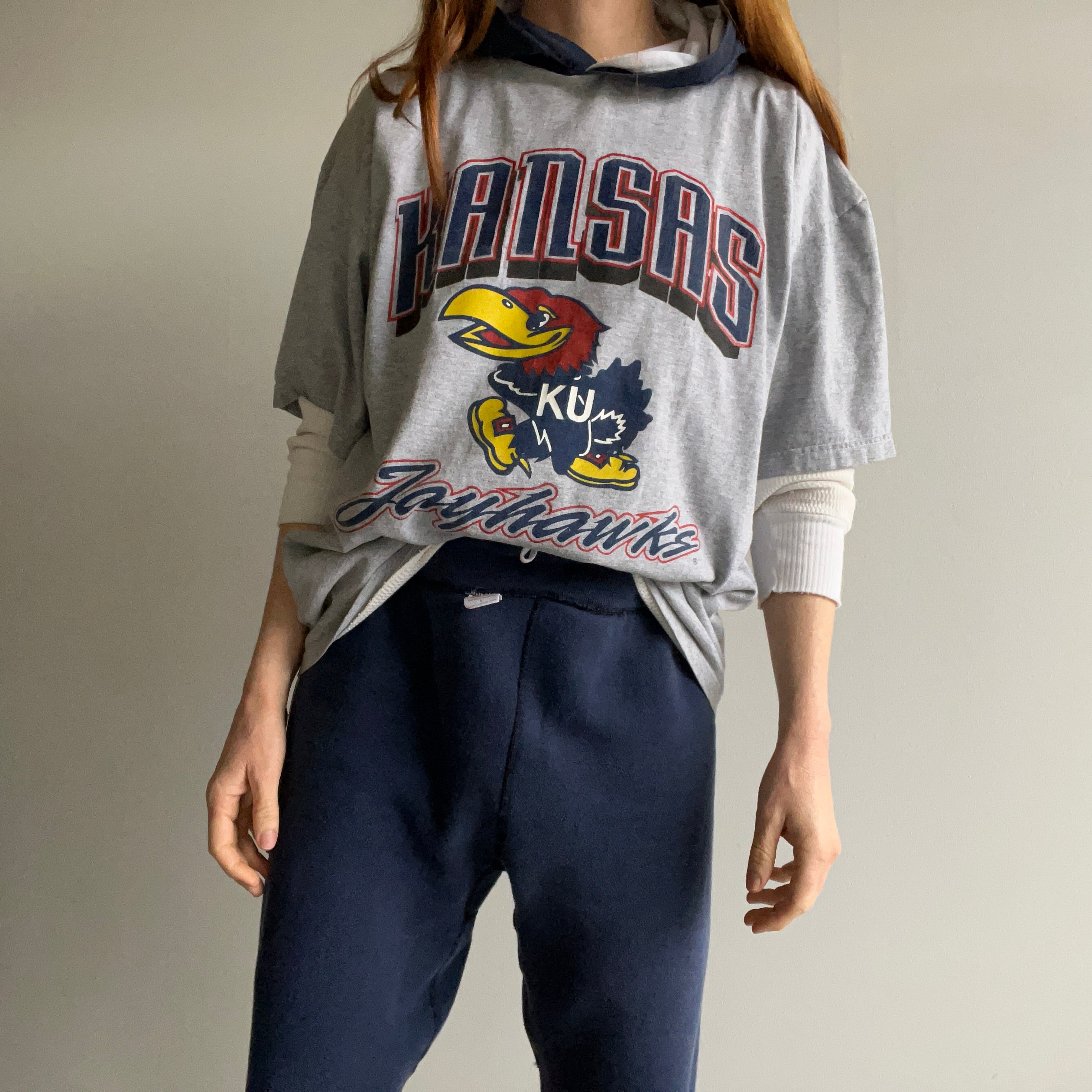 1990s Kansas University Jayhawks T-shirt à capuche surdimensionné - Oh mon Dieu !