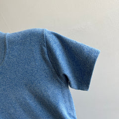 T-shirt bleu chiné blanc extensible en tricot épais des années 1960/70 (consultez l'étiquette !!)