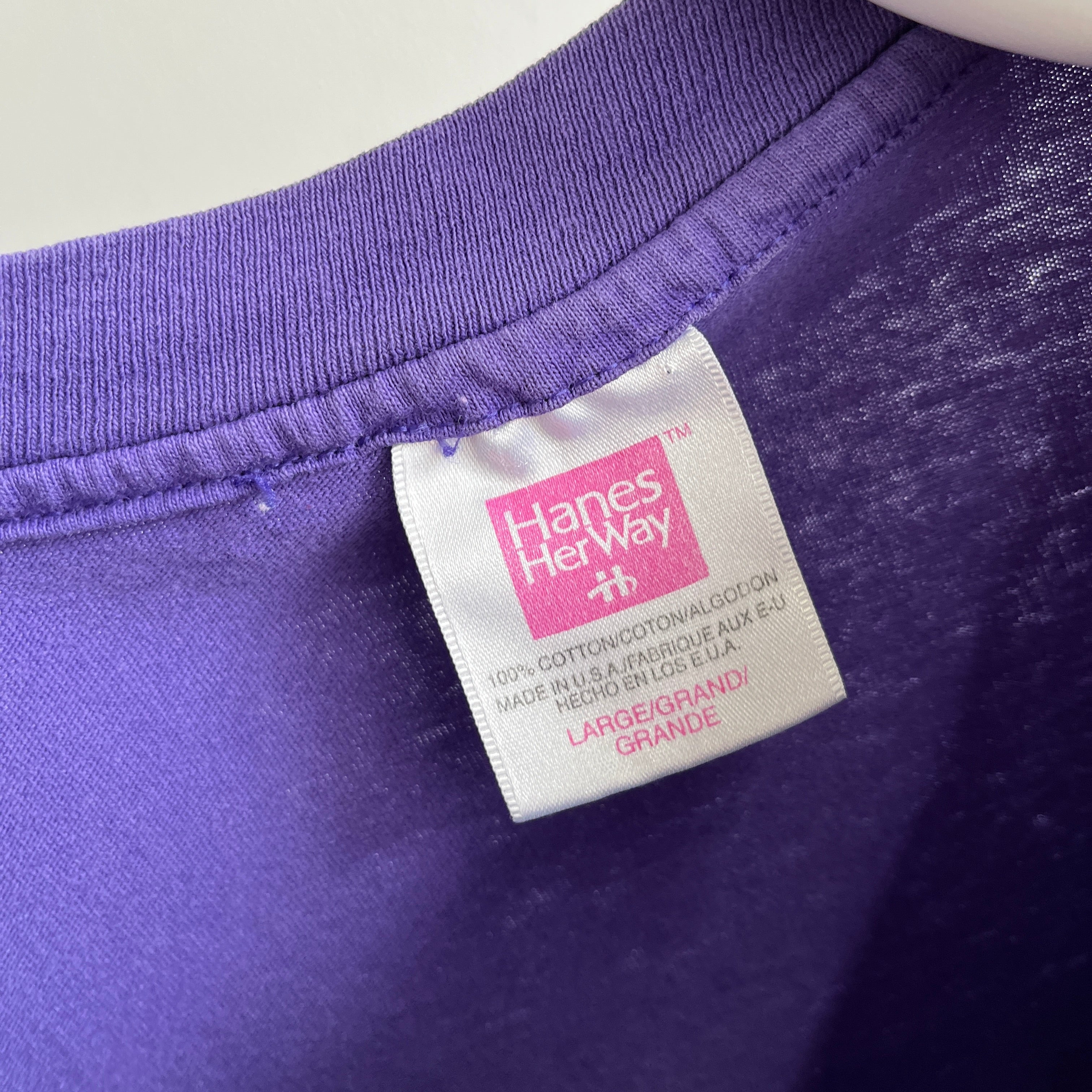 Années 1990 Hanes Her Way Boxy T-shirt en coton violet blanc - AMOUR !