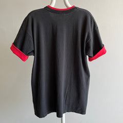T-shirt blanc à blocs de couleur rouge et noir des années 1990